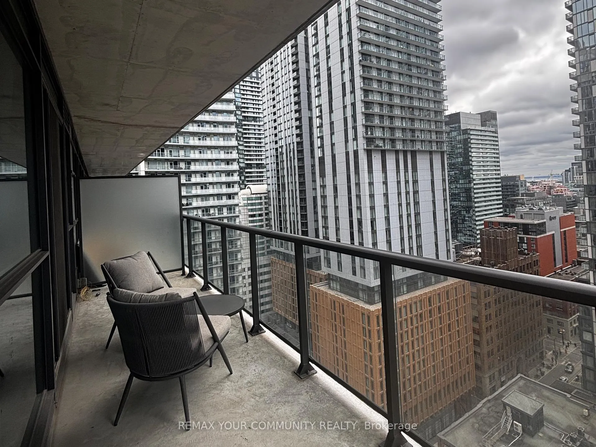 Photo 12 of Unit 2102, 290 Adelaide Street W, Toronto, Waterfront Communities — HOMEH