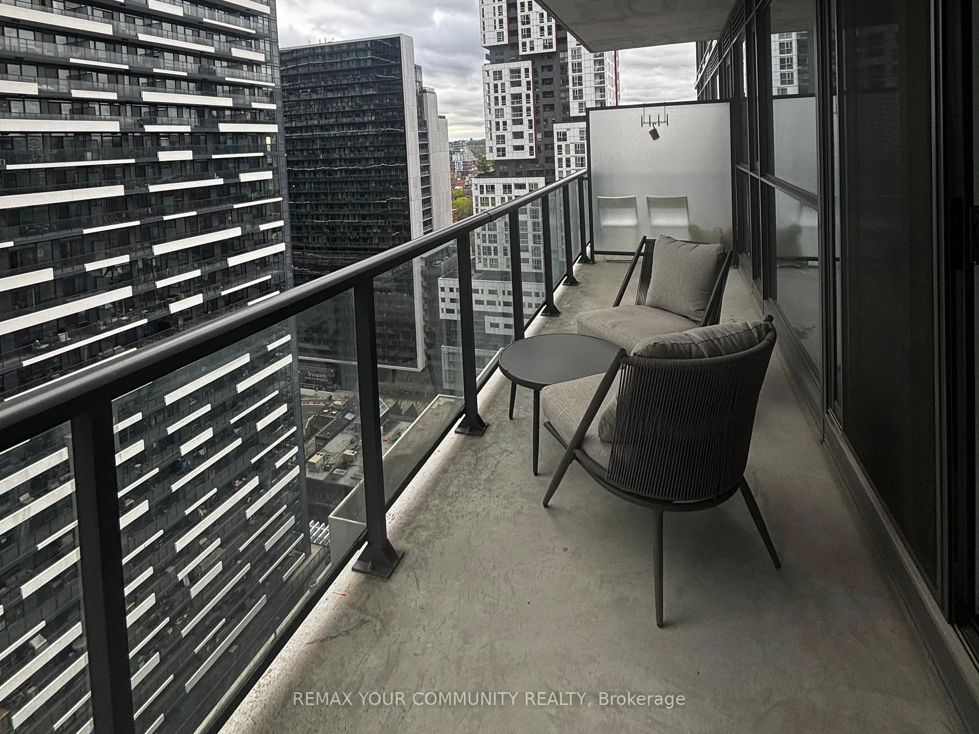 Photo 13 of Unit 2102, 290 Adelaide Street W, Toronto, Waterfront Communities — HOMEH