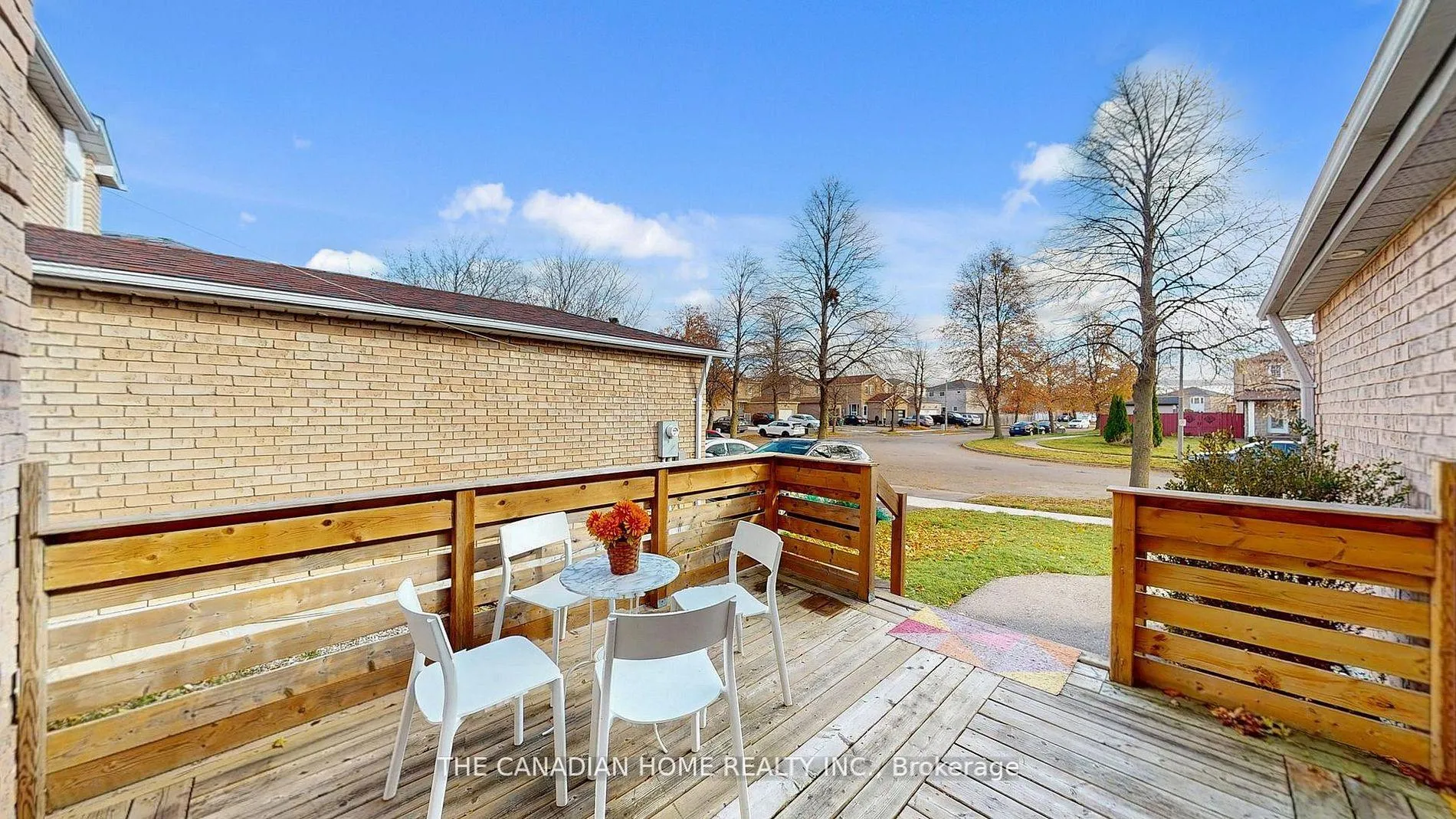Photo 4 of 226 Ecclestone Drive, Brampton, Brampton West — HOMEH