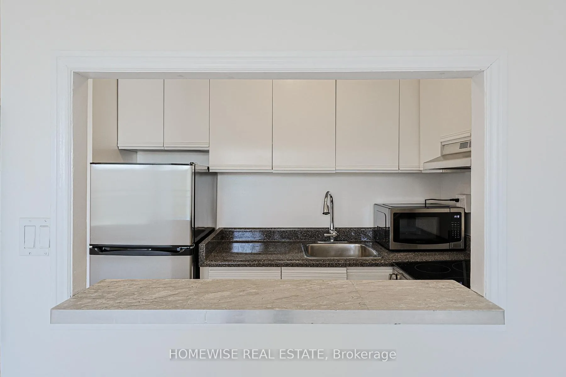 Photo 8 of Unit 703, 485 Kingston Road, Toronto, The Beaches — HOMEH