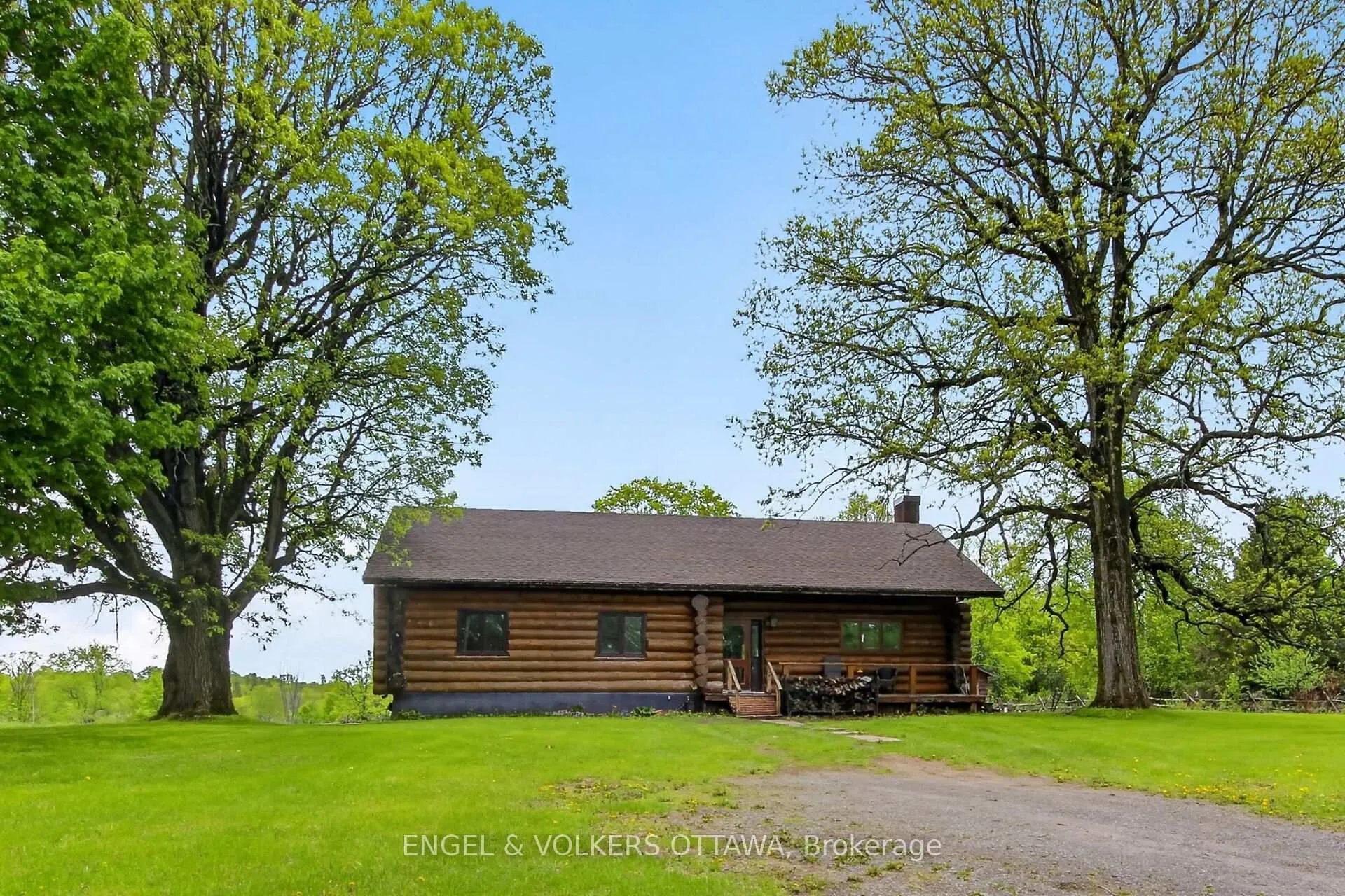 Photo 1 of 531 Mackay Line Road, Tay Valley, Bathurst/Burgess & Sherbrooke (Bathurst) Twp — HOMEH
