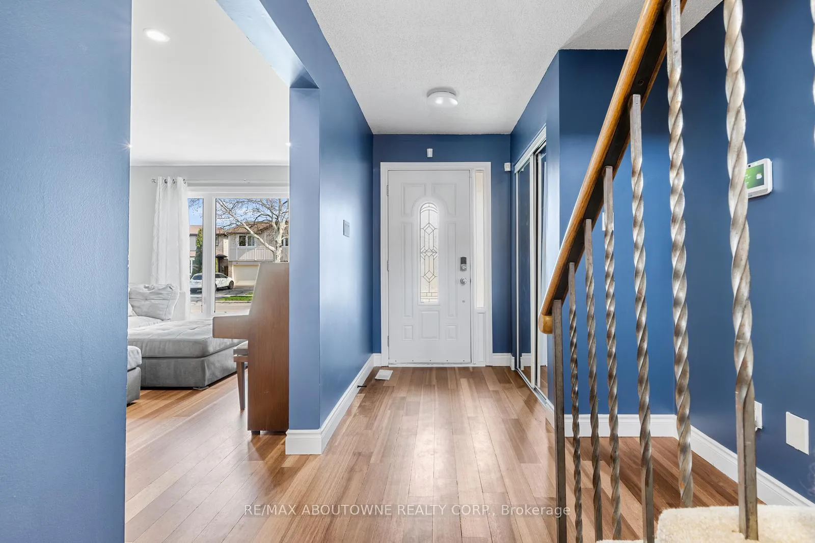 Photo 6 of 2474 Cavendish Drive, Burlington, Brant Hills — HOMEH