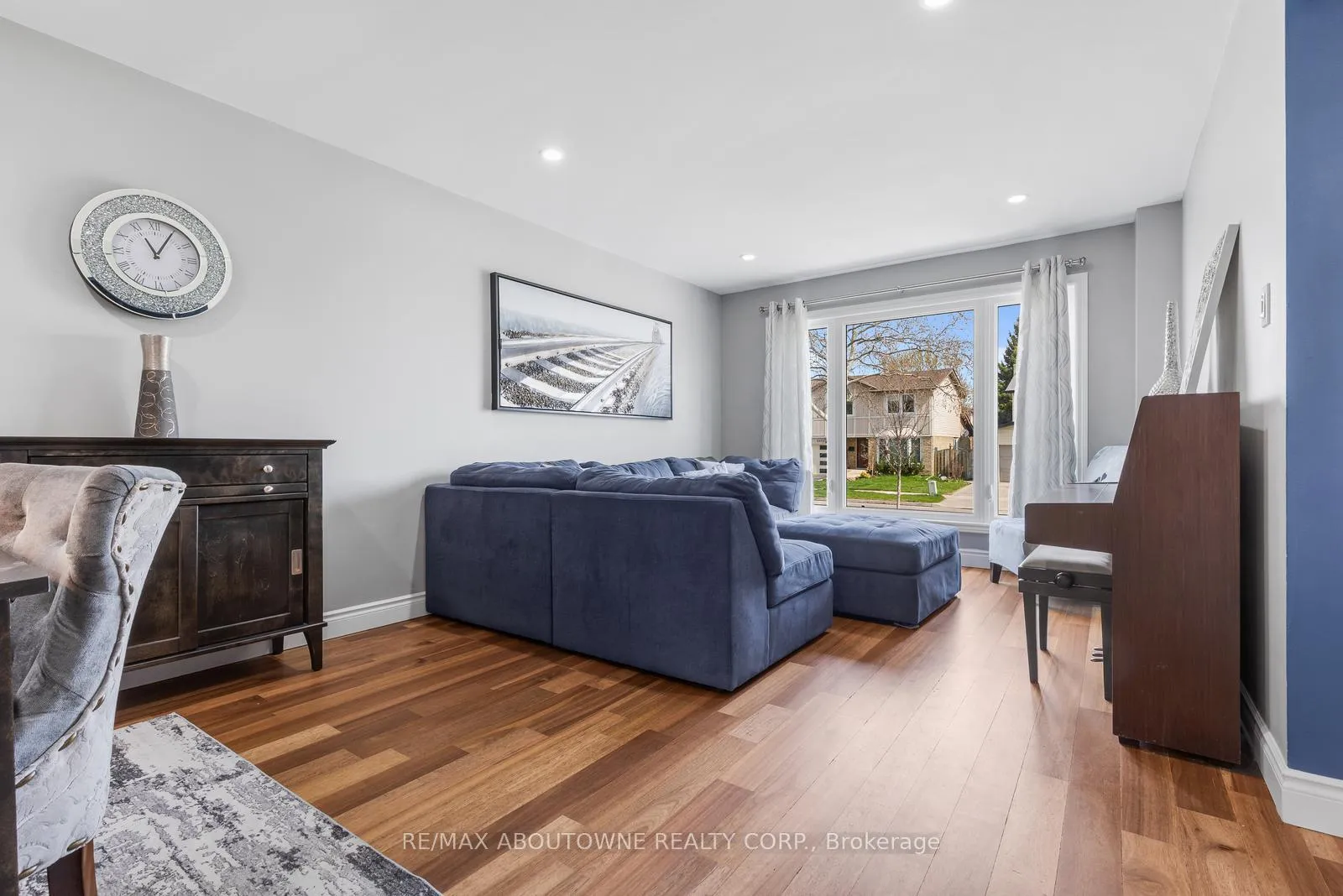 Photo 10 of 2474 Cavendish Drive, Burlington, Brant Hills — HOMEH