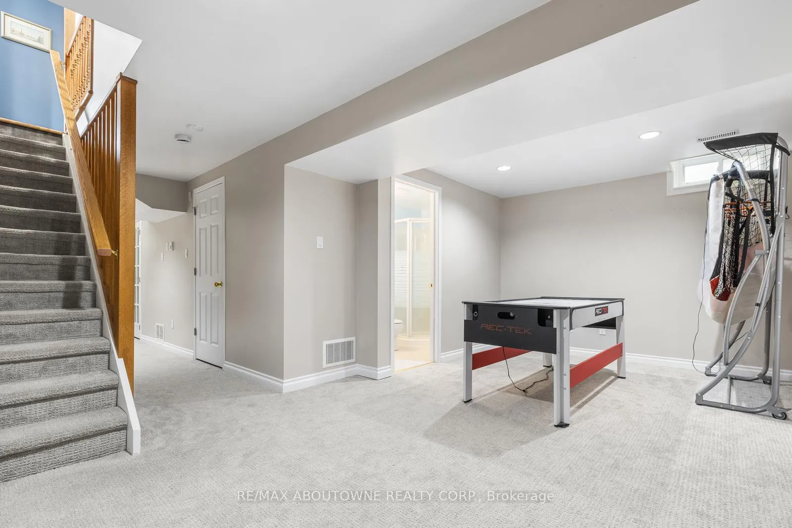Photo 32 of 2474 Cavendish Drive, Burlington, Brant Hills — HOMEH