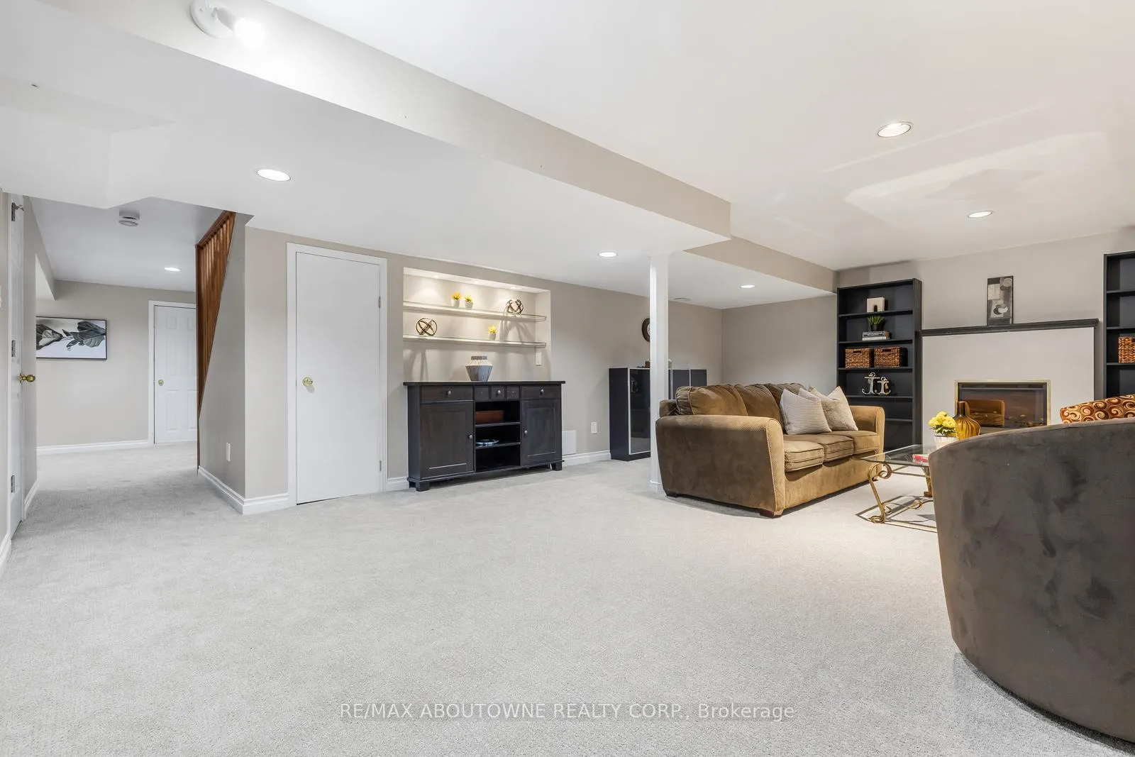 Photo 35 of 2474 Cavendish Drive, Burlington, Brant Hills — HOMEH