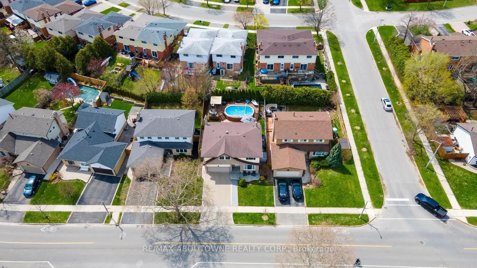 Photo 42 of 2474 Cavendish Drive, Burlington, Brant Hills — HOMEH
