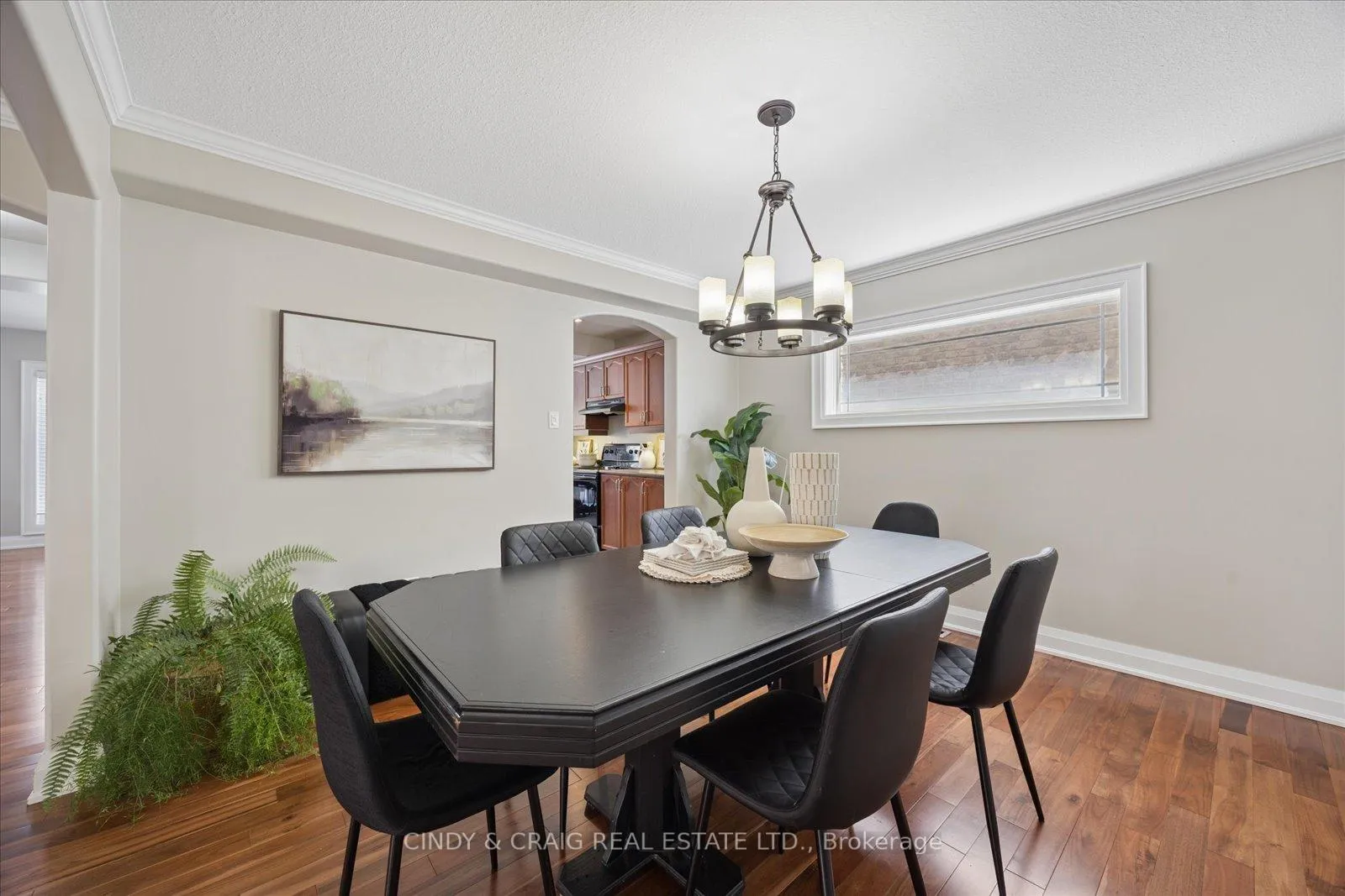 Photo 5 of 121 Fenning Drive, Clarington, Courtice — HOMEH