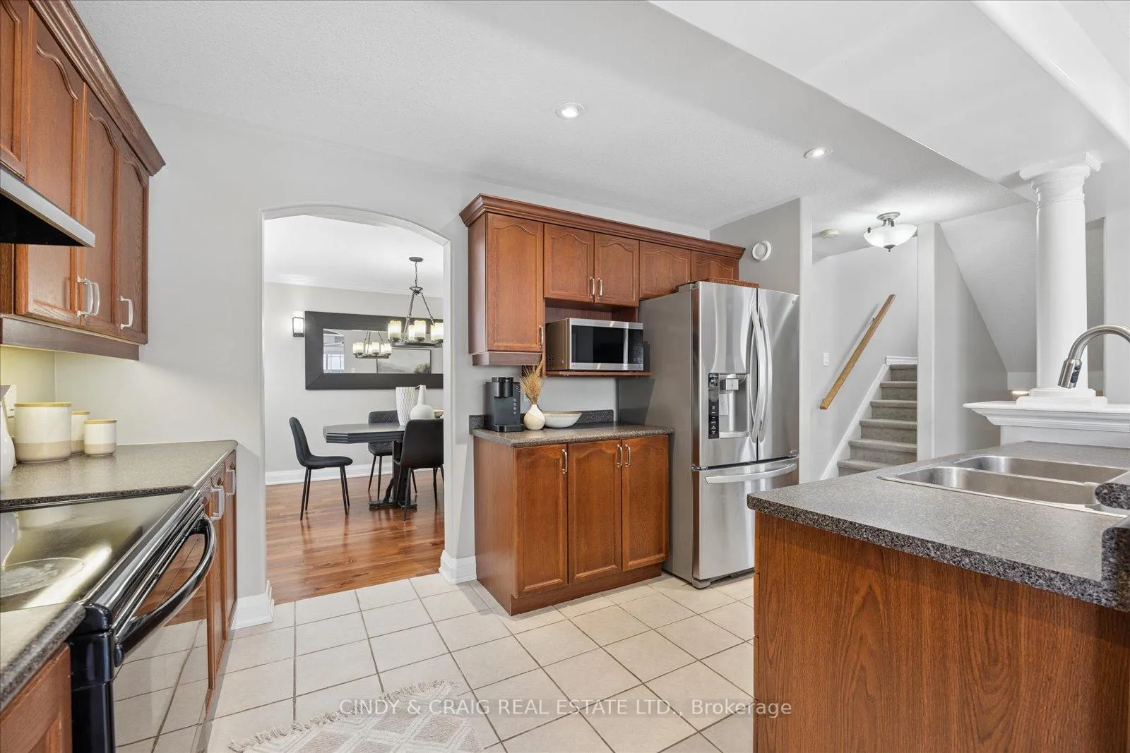 Photo 8 of 121 Fenning Drive, Clarington, Courtice — HOMEH