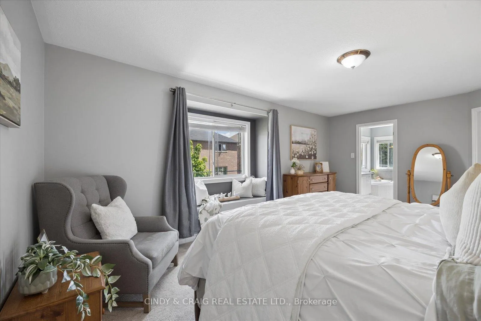Photo 11 of 121 Fenning Drive, Clarington, Courtice — HOMEH