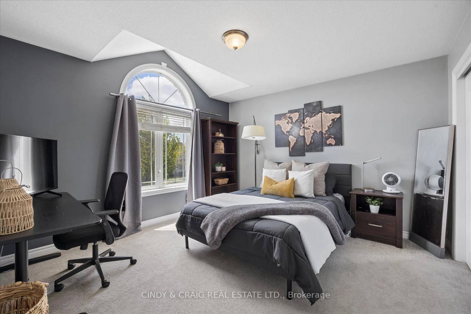 Photo 14 of 121 Fenning Drive, Clarington, Courtice — HOMEH