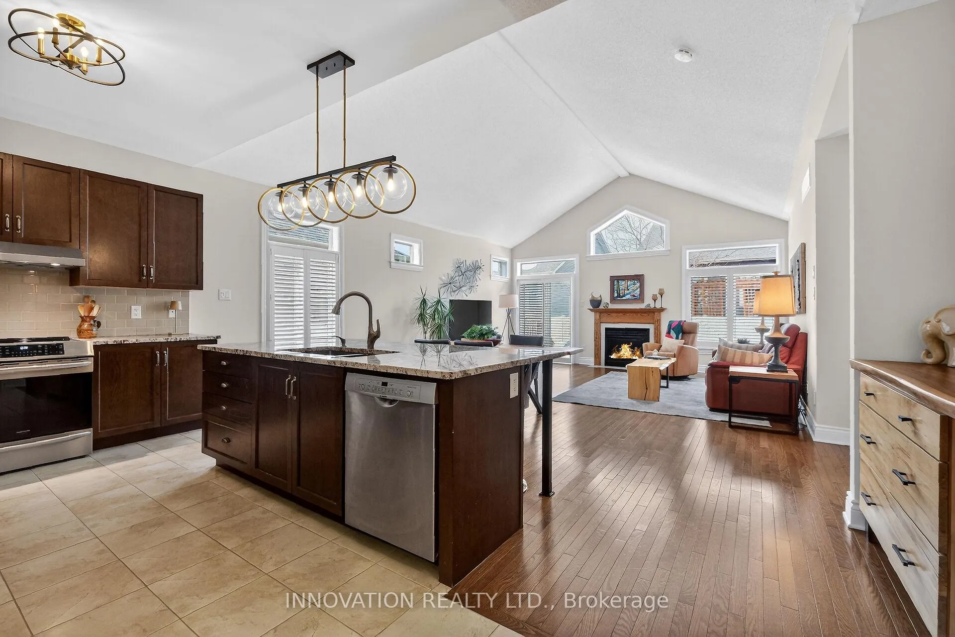 Photo 8 of 127 Elfin Grove, Ottawa, Kanata - Emerald Meadows/Trailwest — HOMEH