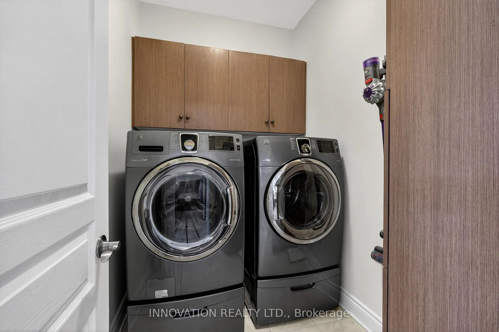 Photo 24 of 127 Elfin Grove, Ottawa, Kanata - Emerald Meadows/Trailwest — HOMEH