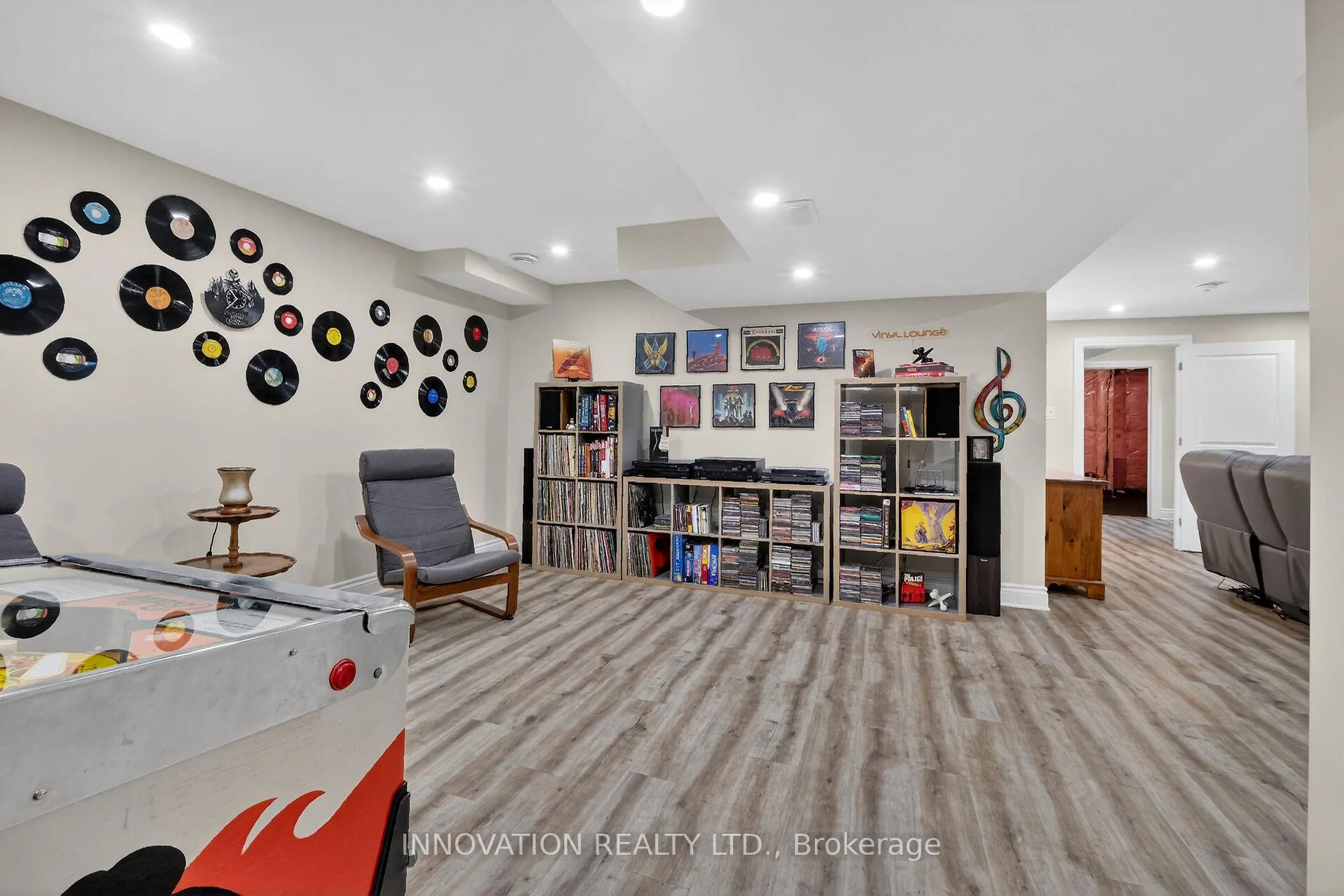 Photo 29 of 127 Elfin Grove, Ottawa, Kanata - Emerald Meadows/Trailwest — HOMEH