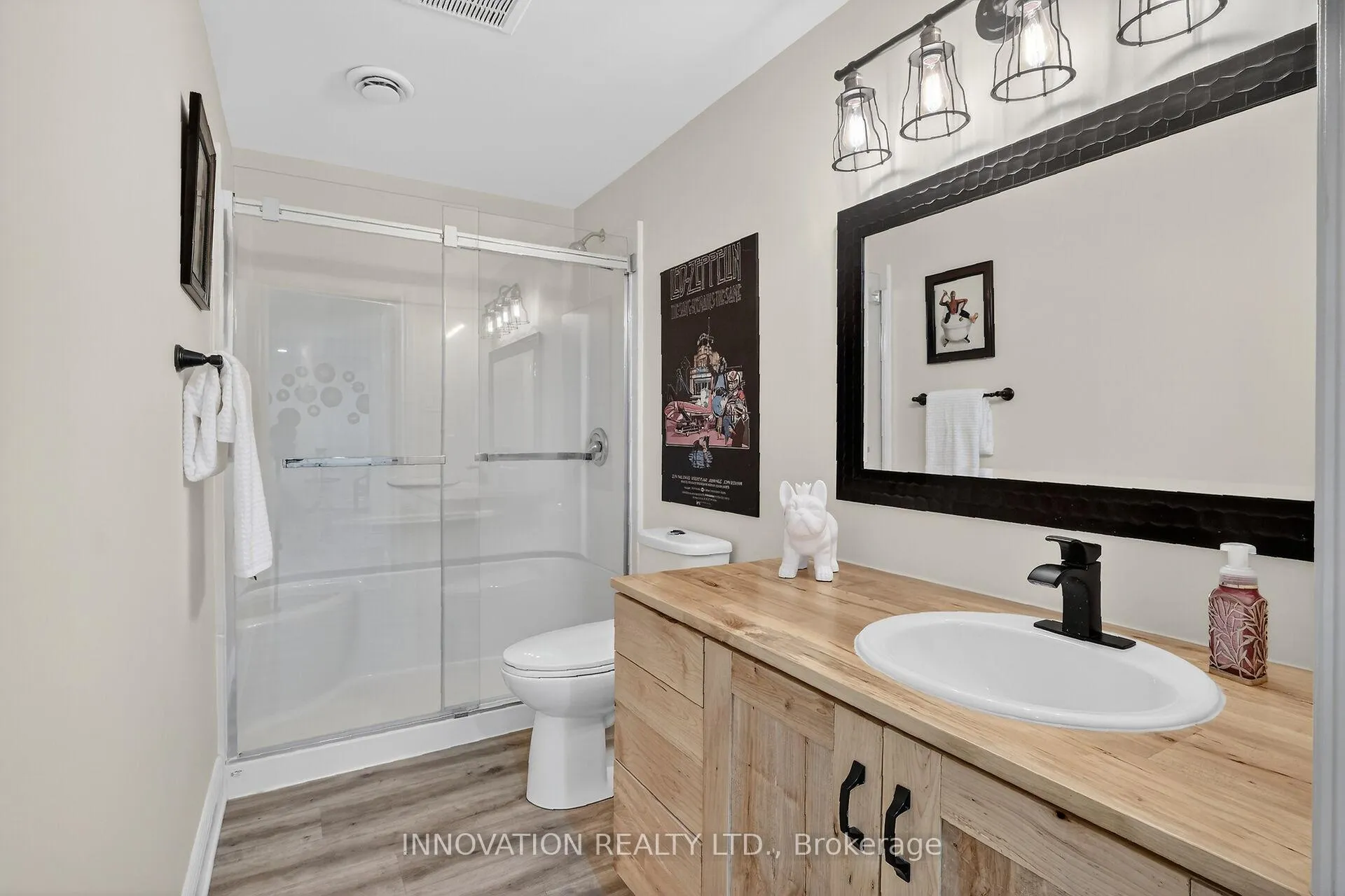 Photo 32 of 127 Elfin Grove, Ottawa, Kanata - Emerald Meadows/Trailwest — HOMEH