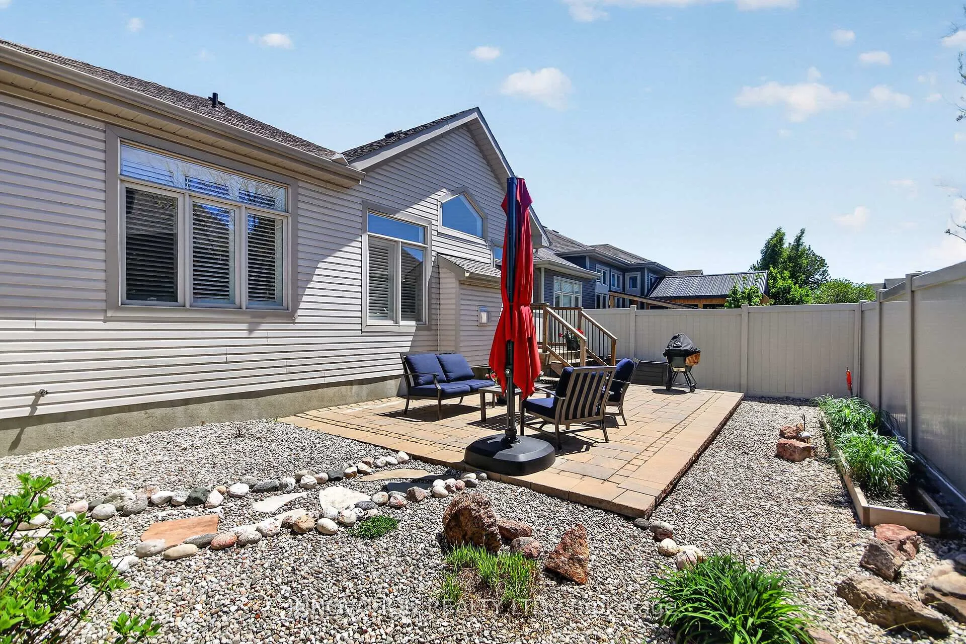 Photo 34 of 127 Elfin Grove, Ottawa, Kanata - Emerald Meadows/Trailwest — HOMEH