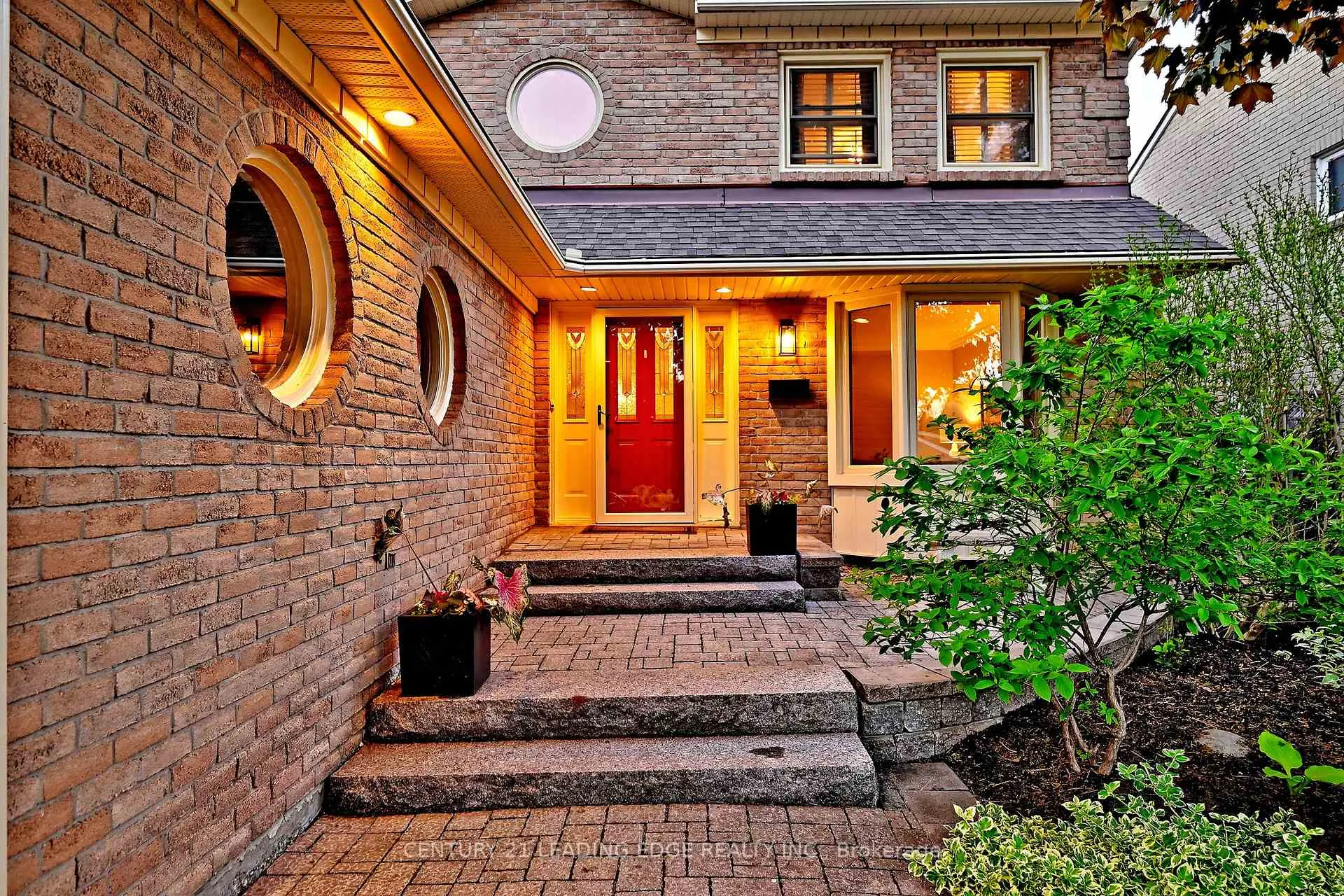 Photo 3 of 4 Ferndell Circle, Markham, Unionville — HOMEH