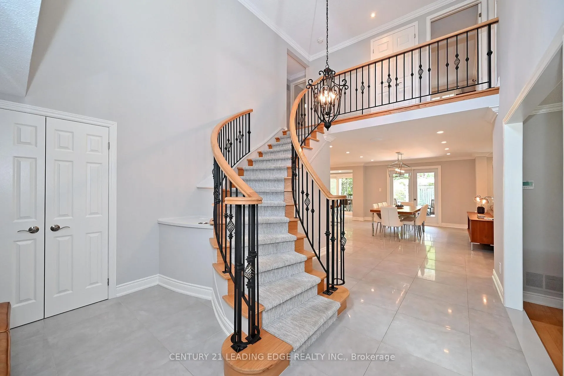 Photo 4 of 4 Ferndell Circle, Markham, Unionville — HOMEH