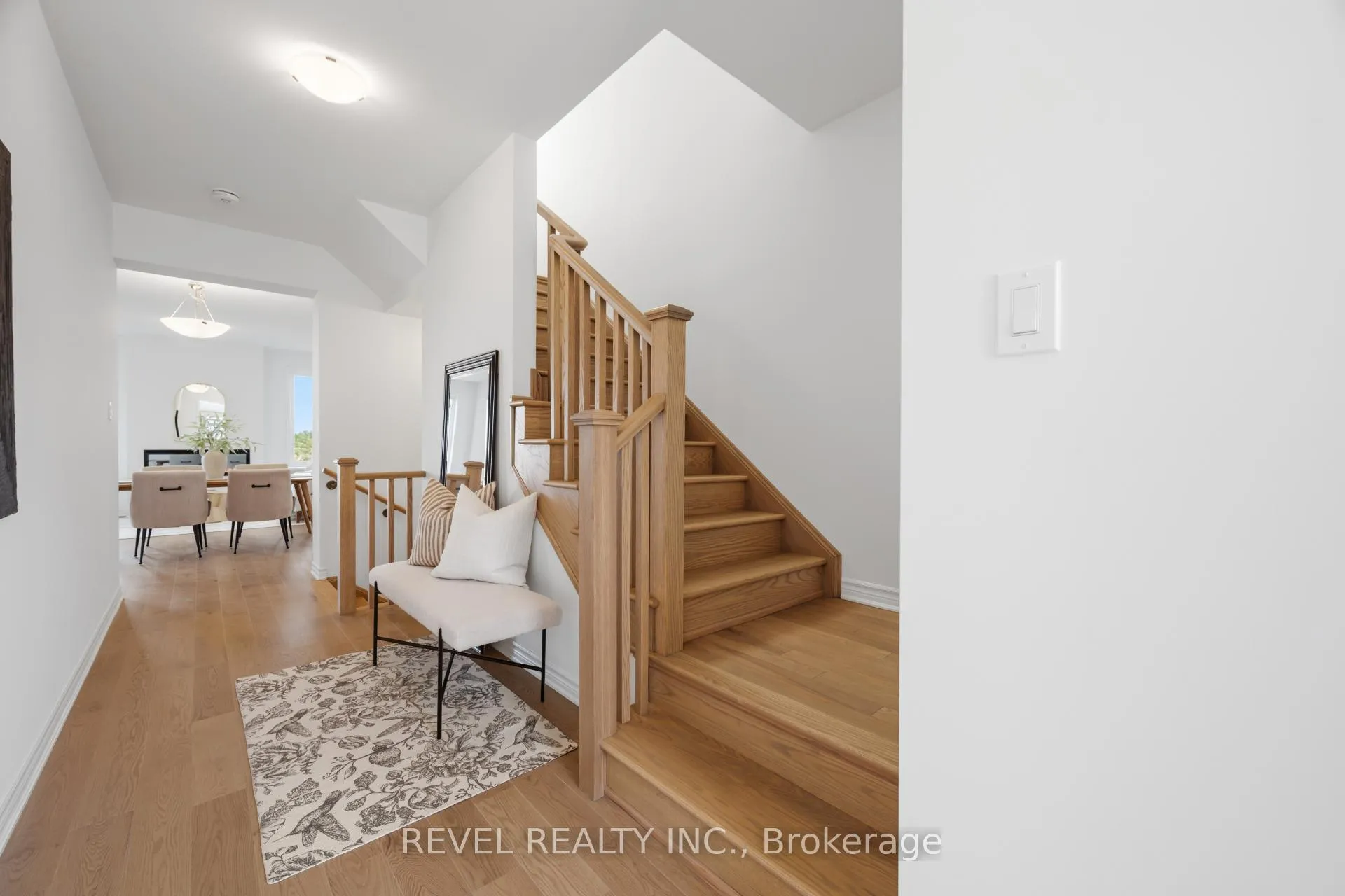 Photo 2 of 1433 Richardson Way, Milton, Bowes — HOMEH