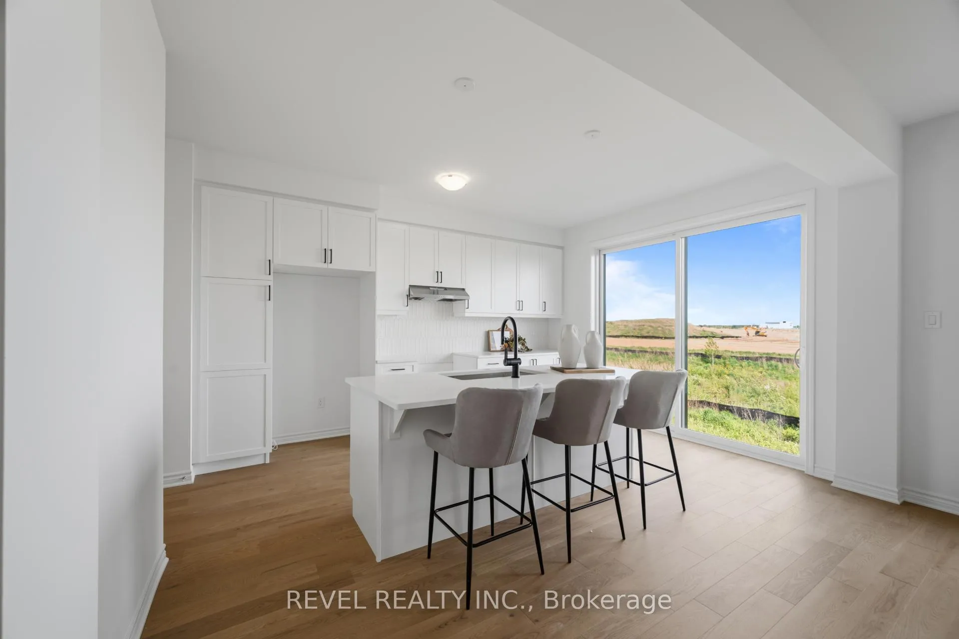 Photo 14 of 1433 Richardson Way, Milton, Bowes — HOMEH