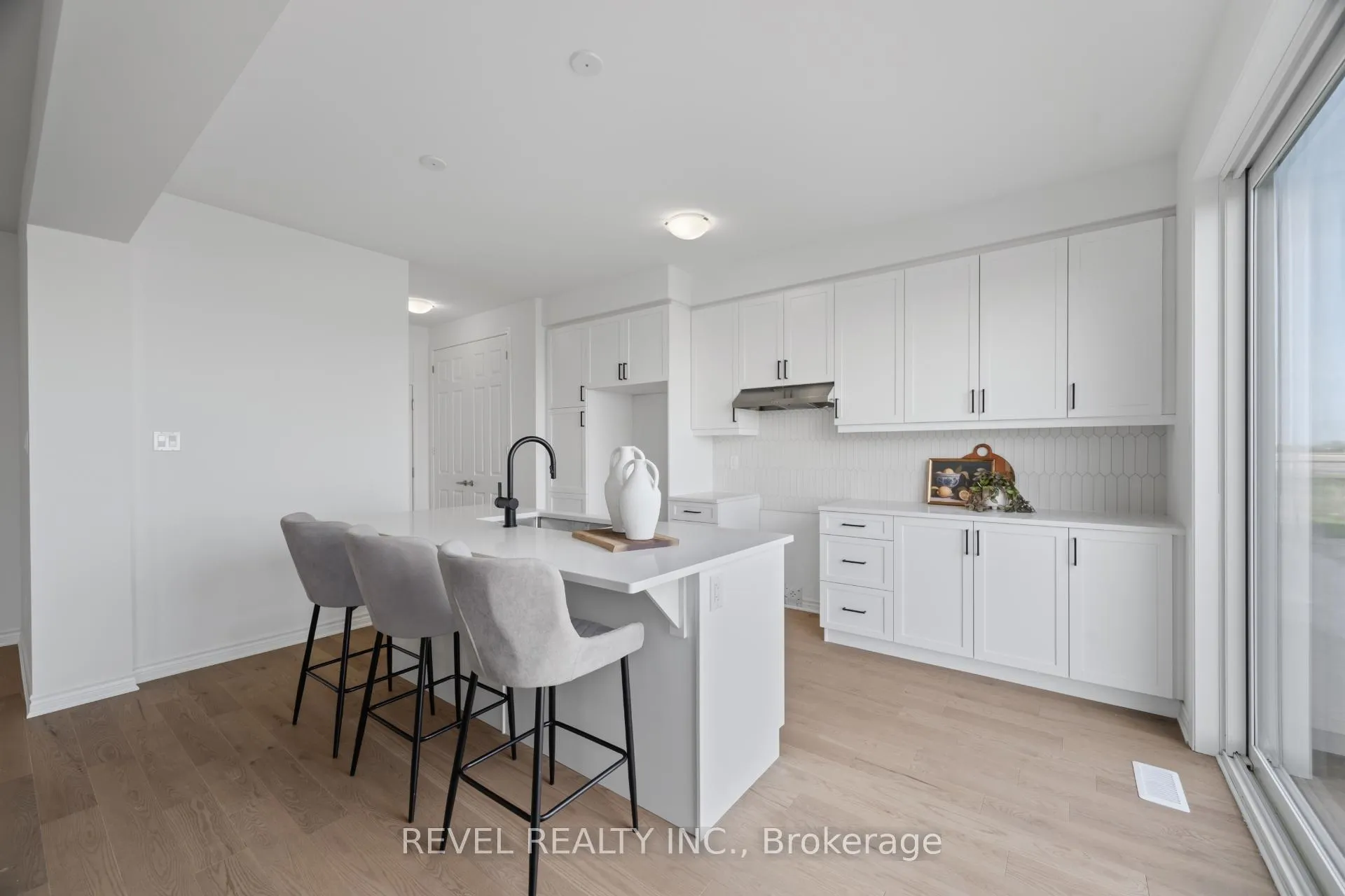 Photo 16 of 1433 Richardson Way, Milton, Bowes — HOMEH