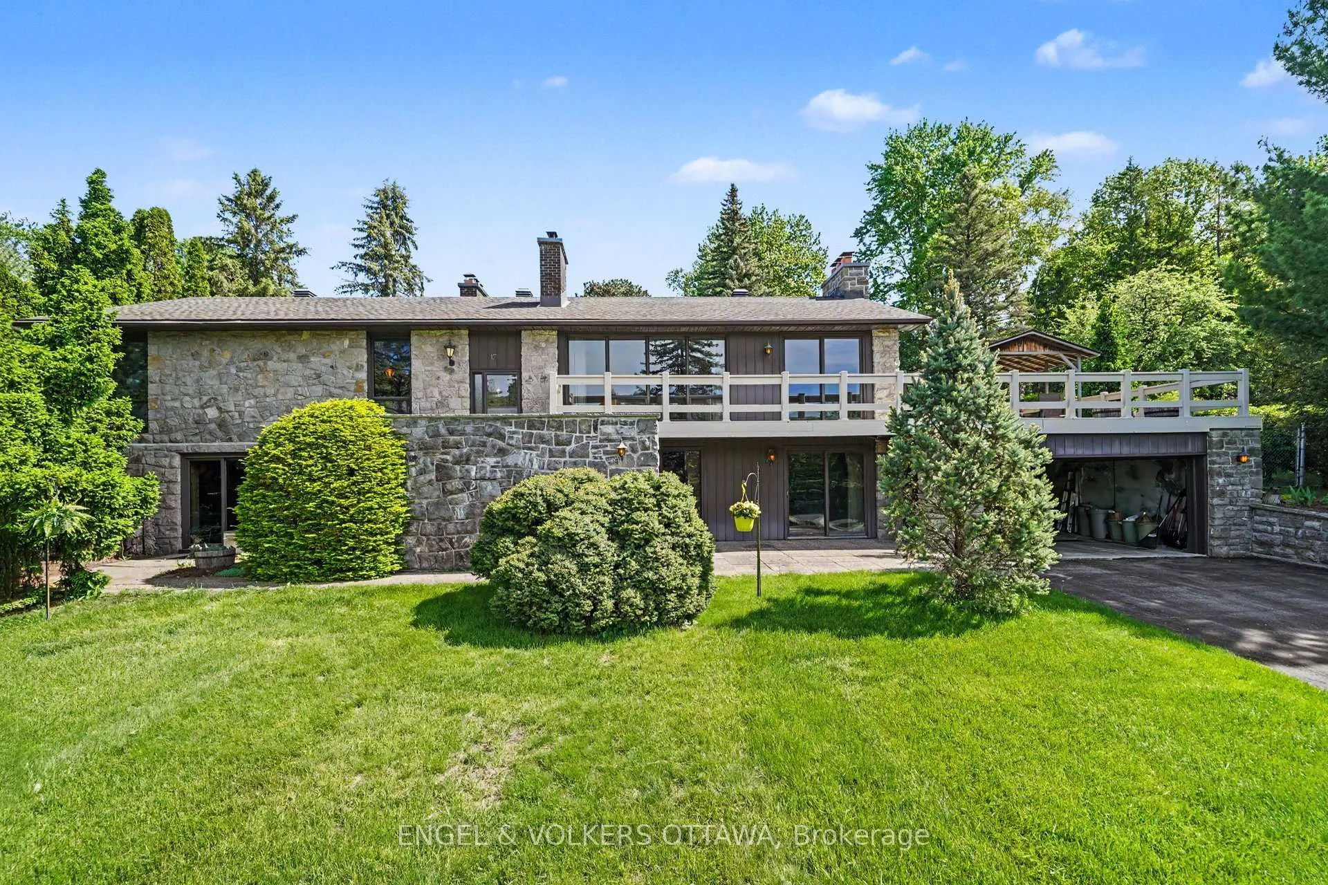 Photo 1 of 17 Goodwood Drive, Ottawa, Barrhaven - Hearts Desire — HOMEH
