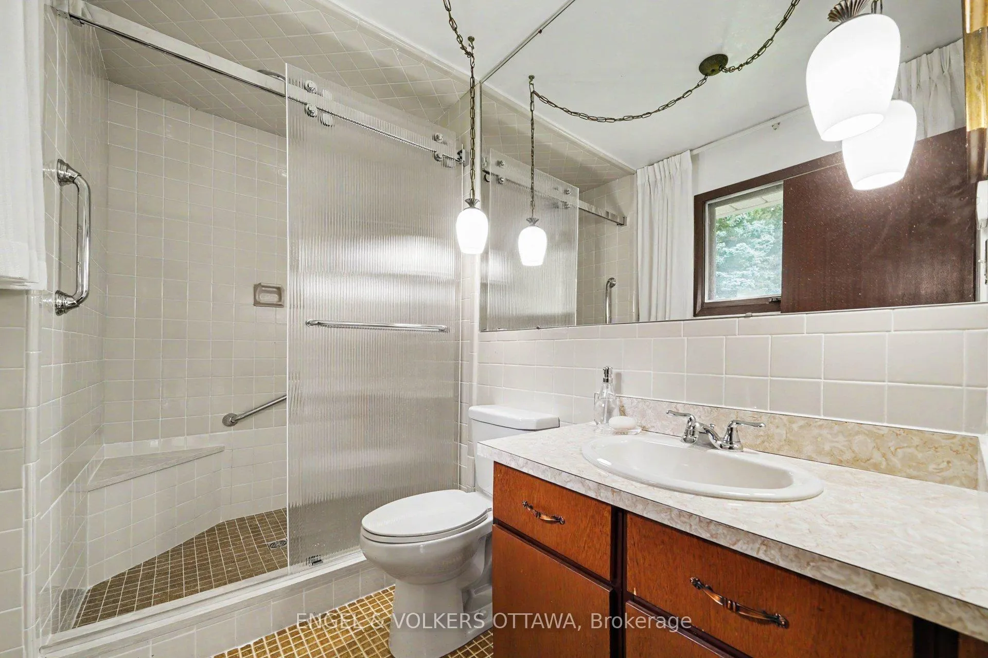 Photo 22 of 17 Goodwood Drive, Ottawa, Barrhaven - Hearts Desire — HOMEH