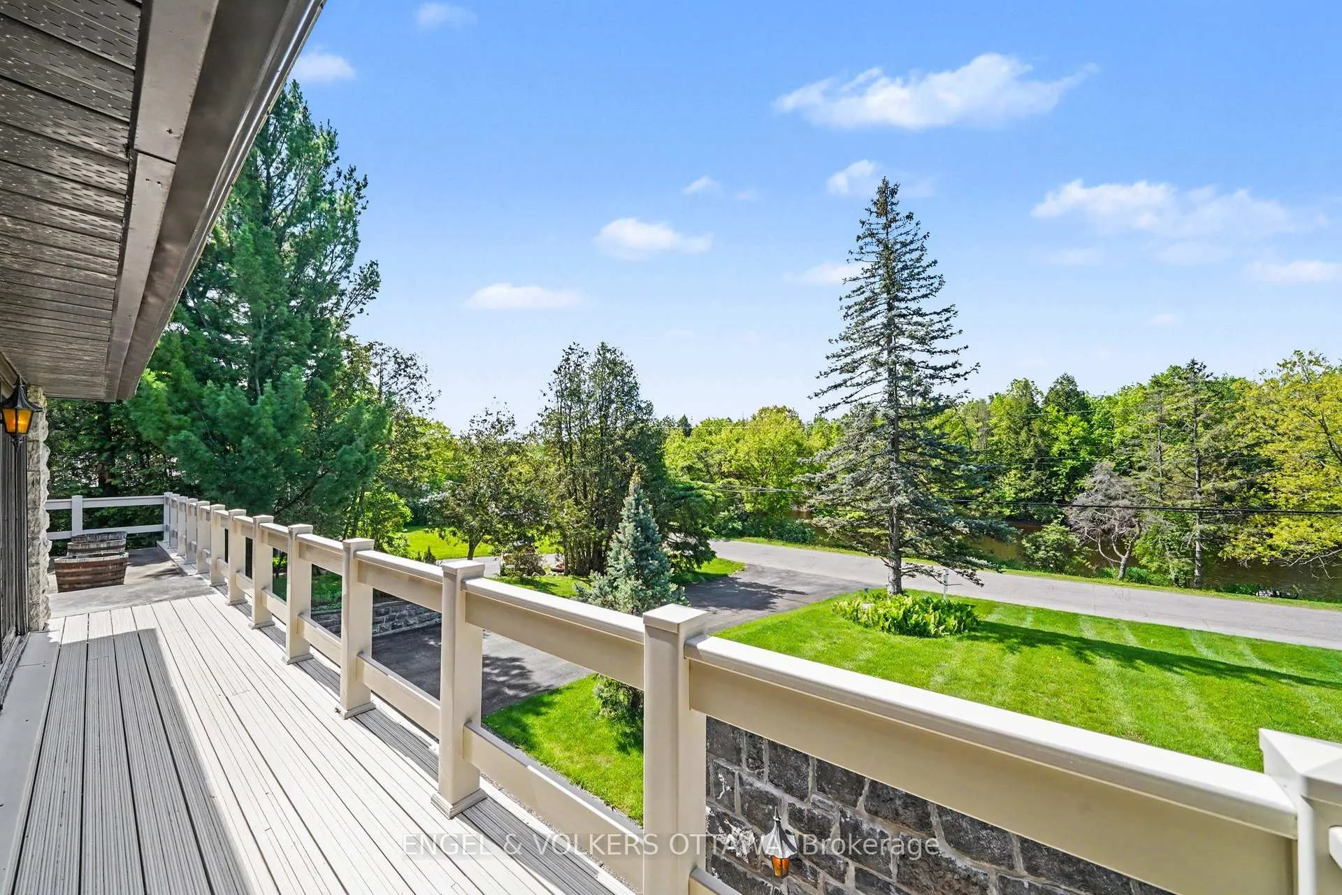 Photo 38 of 17 Goodwood Drive, Ottawa, Barrhaven - Hearts Desire — HOMEH