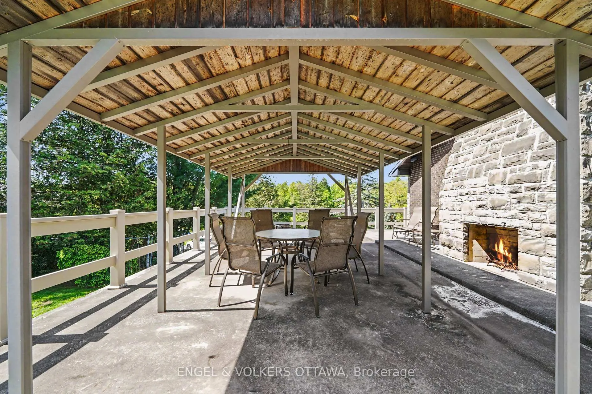 Photo 40 of 17 Goodwood Drive, Ottawa, Barrhaven - Hearts Desire — HOMEH