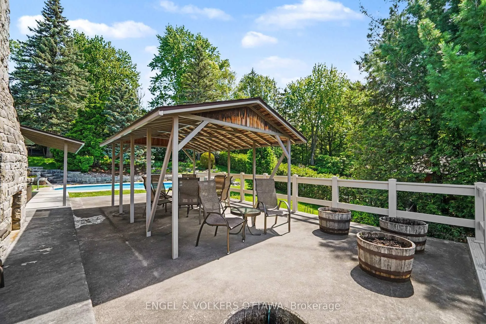Photo 41 of 17 Goodwood Drive, Ottawa, Barrhaven - Hearts Desire — HOMEH