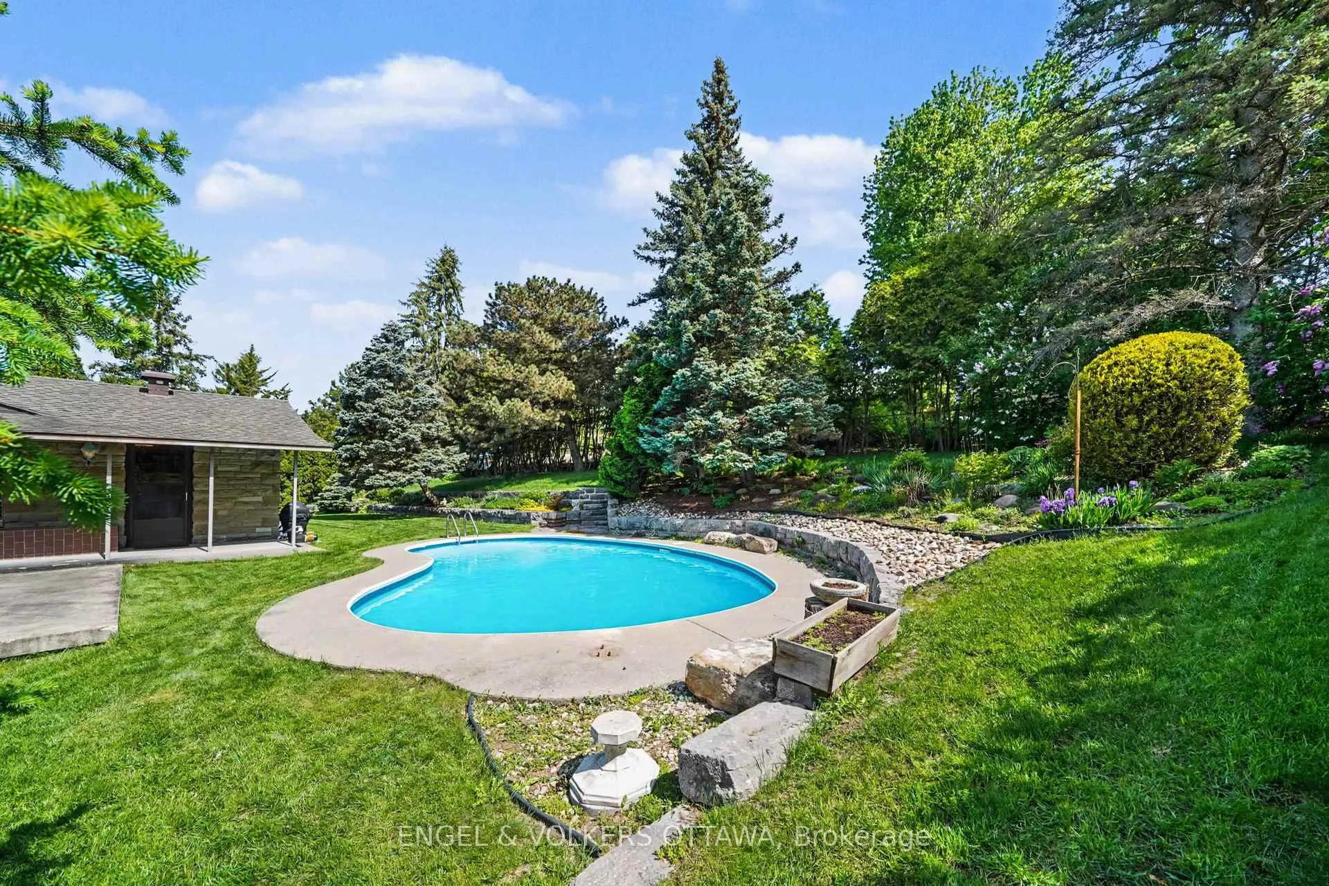 Photo 43 of 17 Goodwood Drive, Ottawa, Barrhaven - Hearts Desire — HOMEH