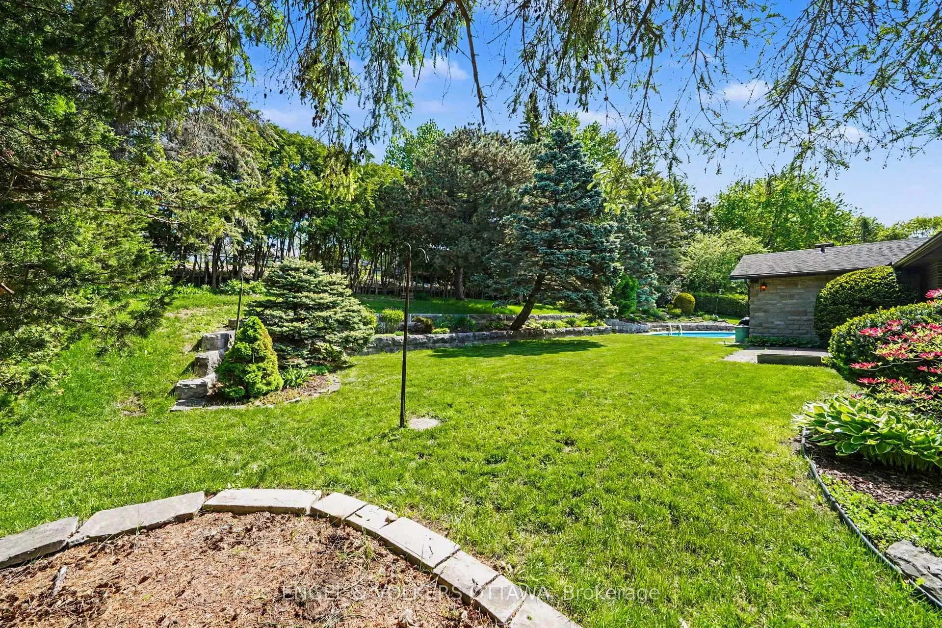 Photo 45 of 17 Goodwood Drive, Ottawa, Barrhaven - Hearts Desire — HOMEH