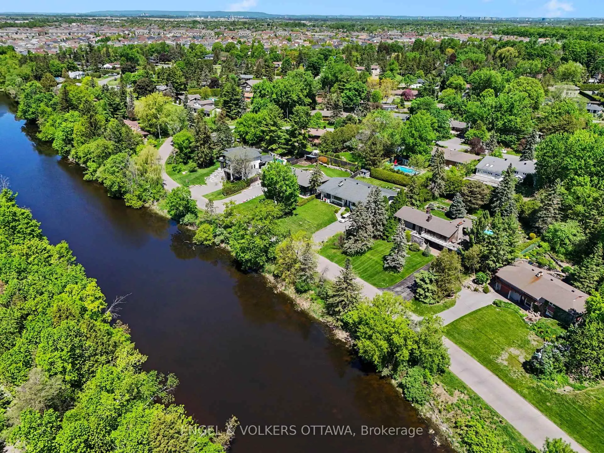 Photo 47 of 17 Goodwood Drive, Ottawa, Barrhaven - Hearts Desire — HOMEH