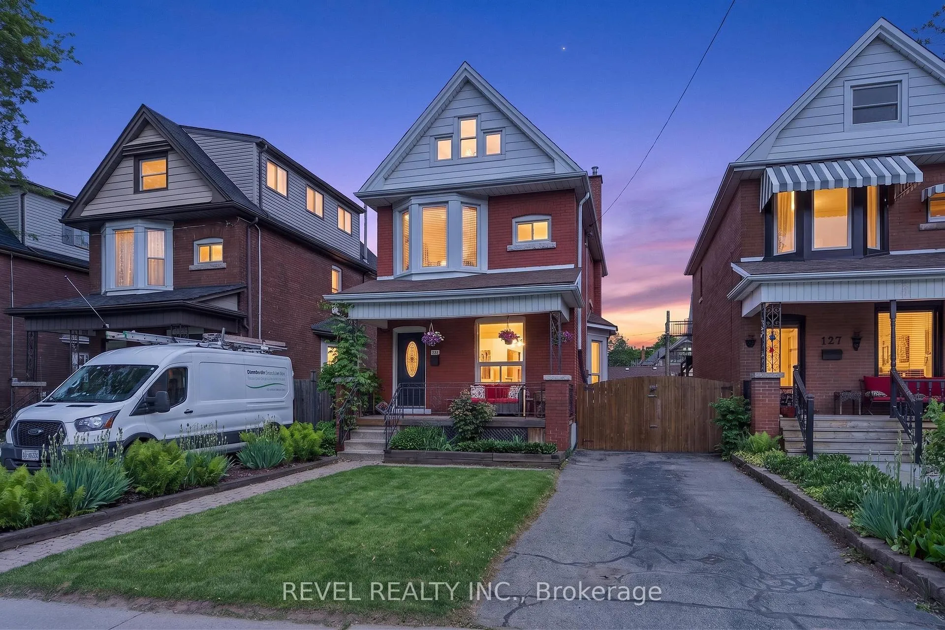 Photo 1 of 125 Balsam Avenue S, Hamilton, Blakeley — HOMEH