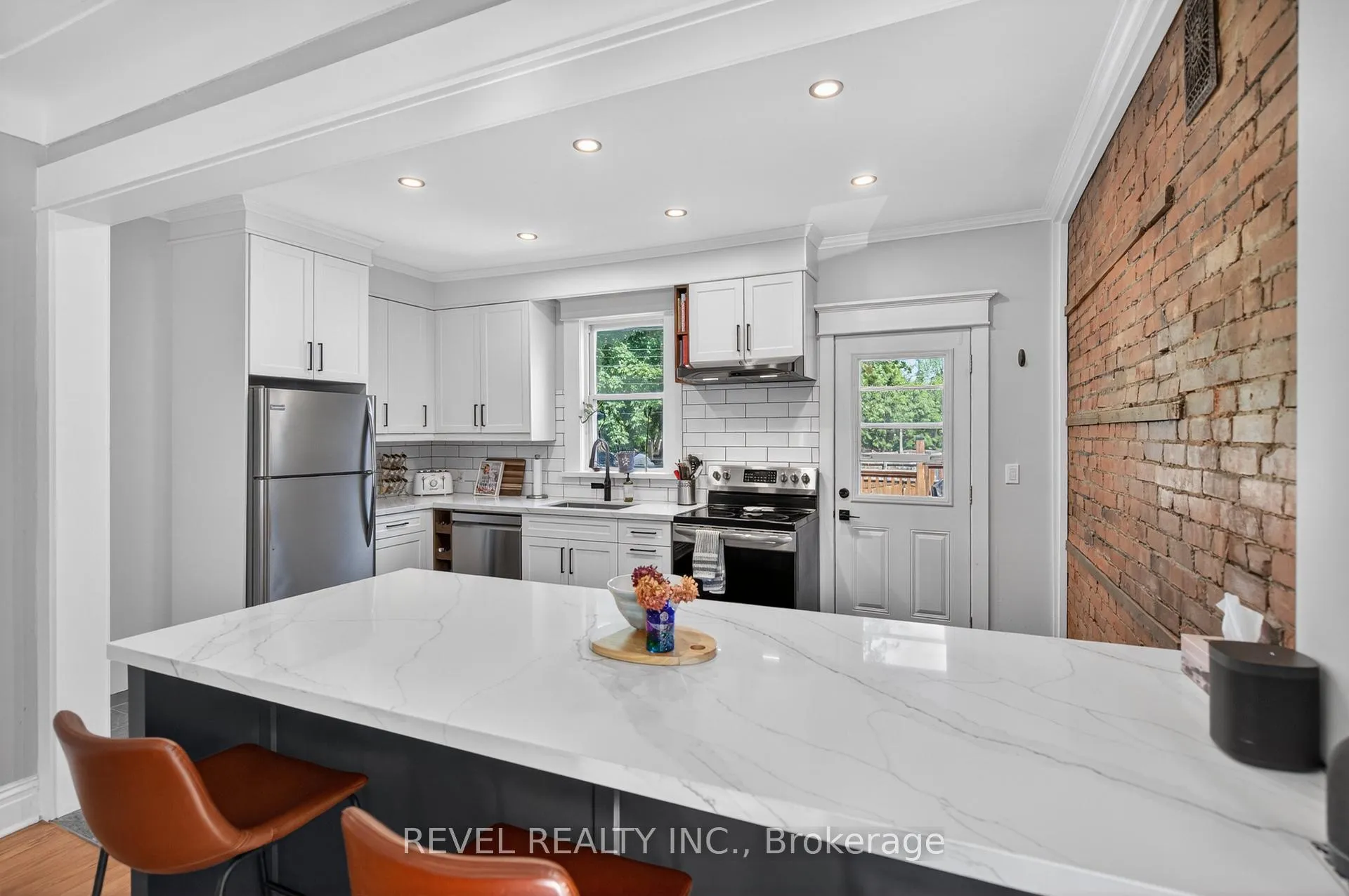 Photo 14 of 125 Balsam Avenue S, Hamilton, Blakeley — HOMEH