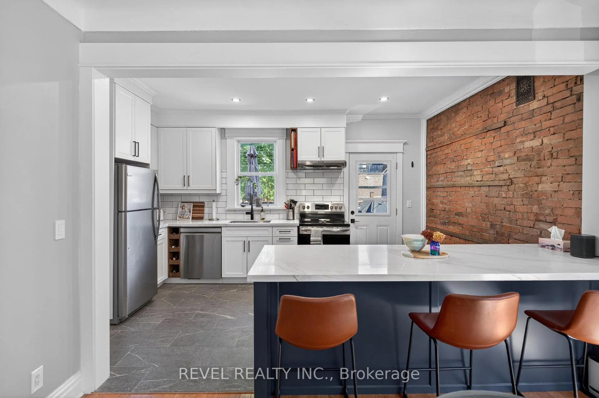 Photo 18 of 125 Balsam Avenue S, Hamilton, Blakeley — HOMEH