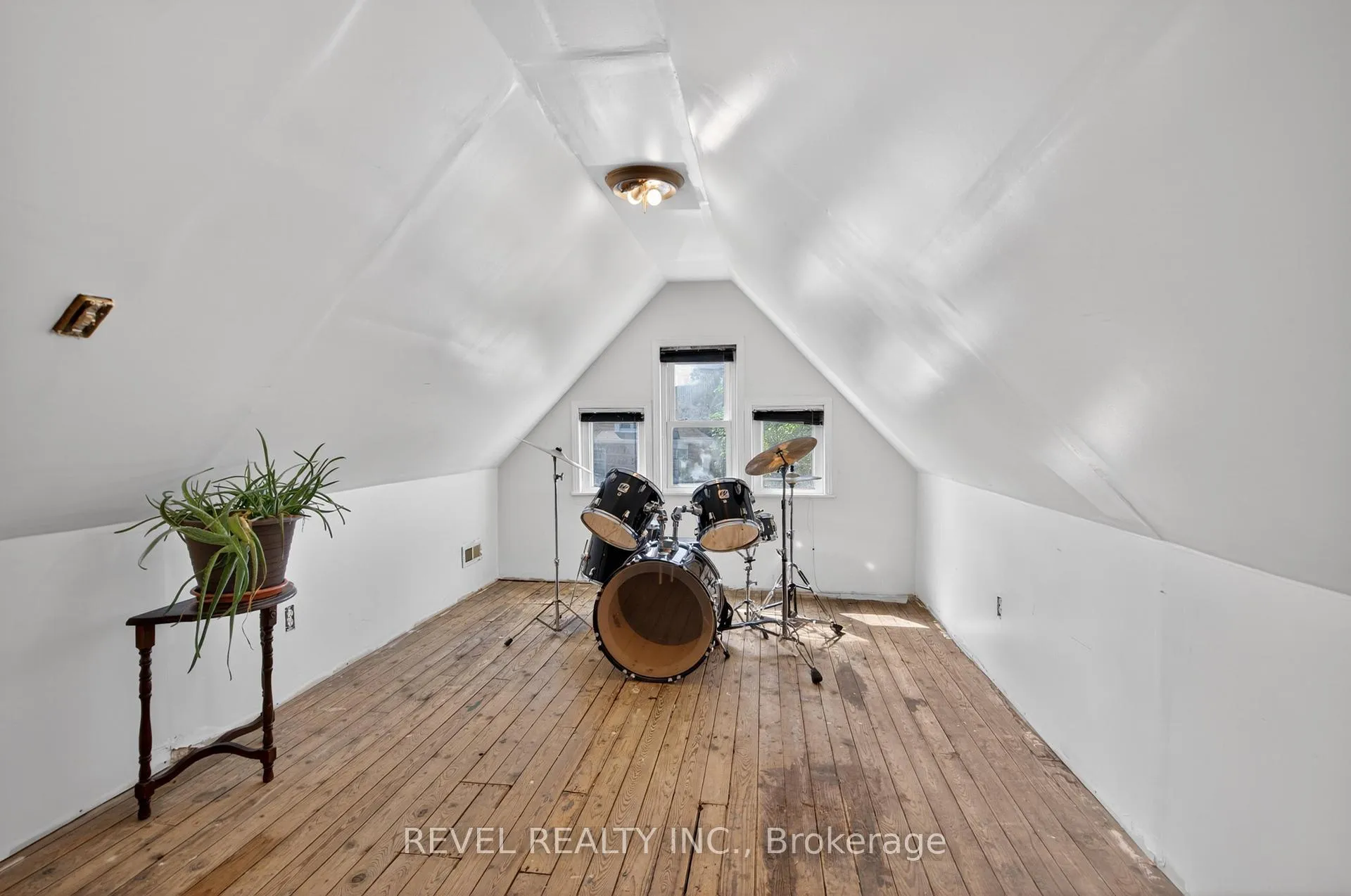 Photo 30 of 125 Balsam Avenue S, Hamilton, Blakeley — HOMEH