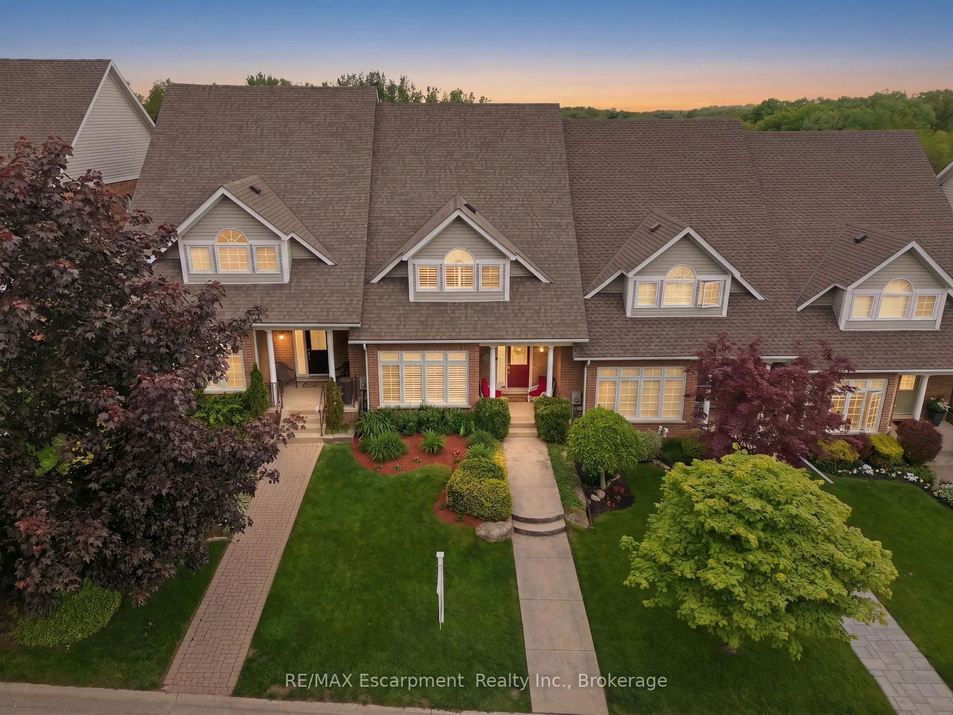 Photo 2 of 6293 Pinestone Road, Niagara Falls, Stamford — HOMEH