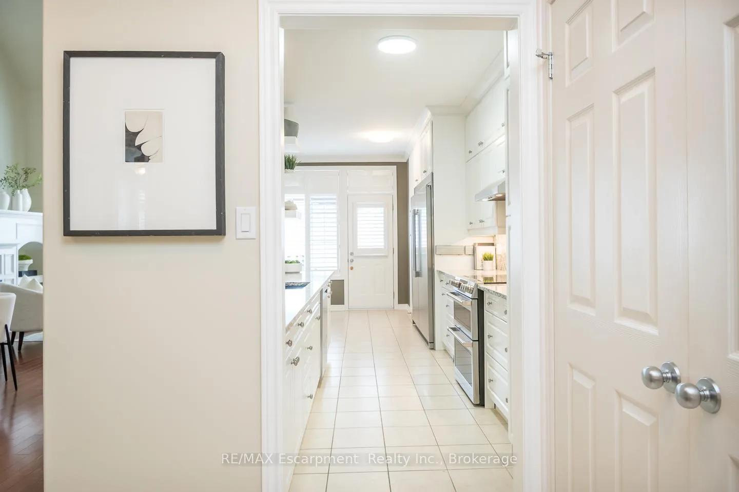 Photo 4 of 6293 Pinestone Road, Niagara Falls, Stamford — HOMEH