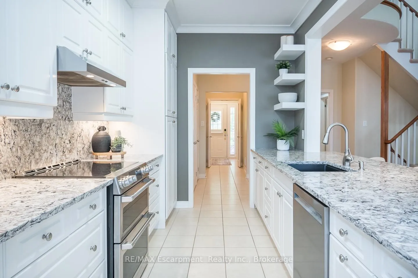 Photo 9 of 6293 Pinestone Road, Niagara Falls, Stamford — HOMEH