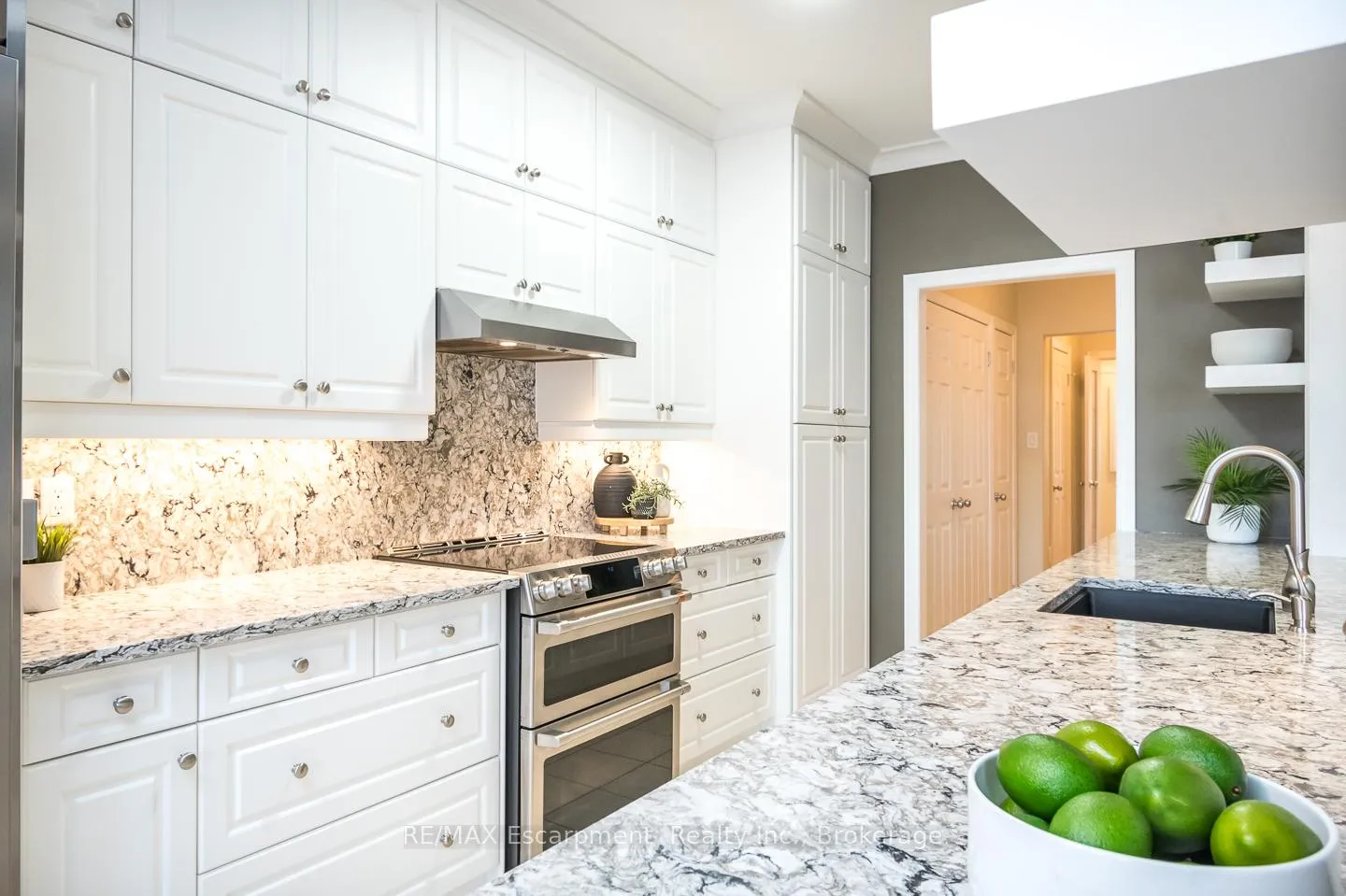 Photo 12 of 6293 Pinestone Road, Niagara Falls, Stamford — HOMEH