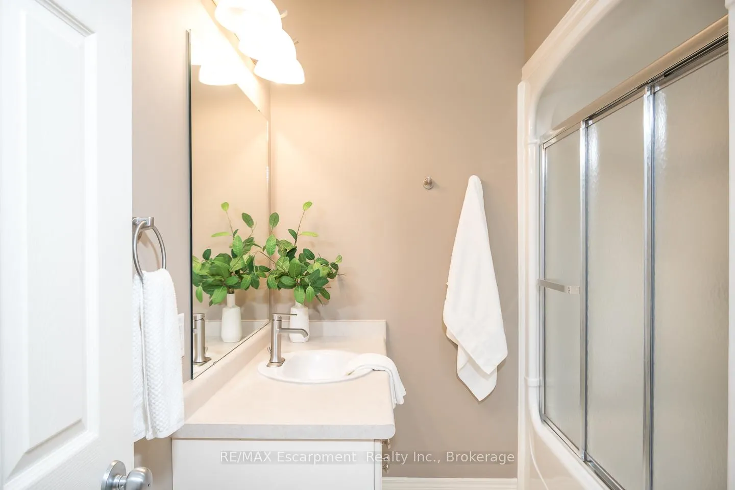 Photo 28 of 6293 Pinestone Road, Niagara Falls, Stamford — HOMEH