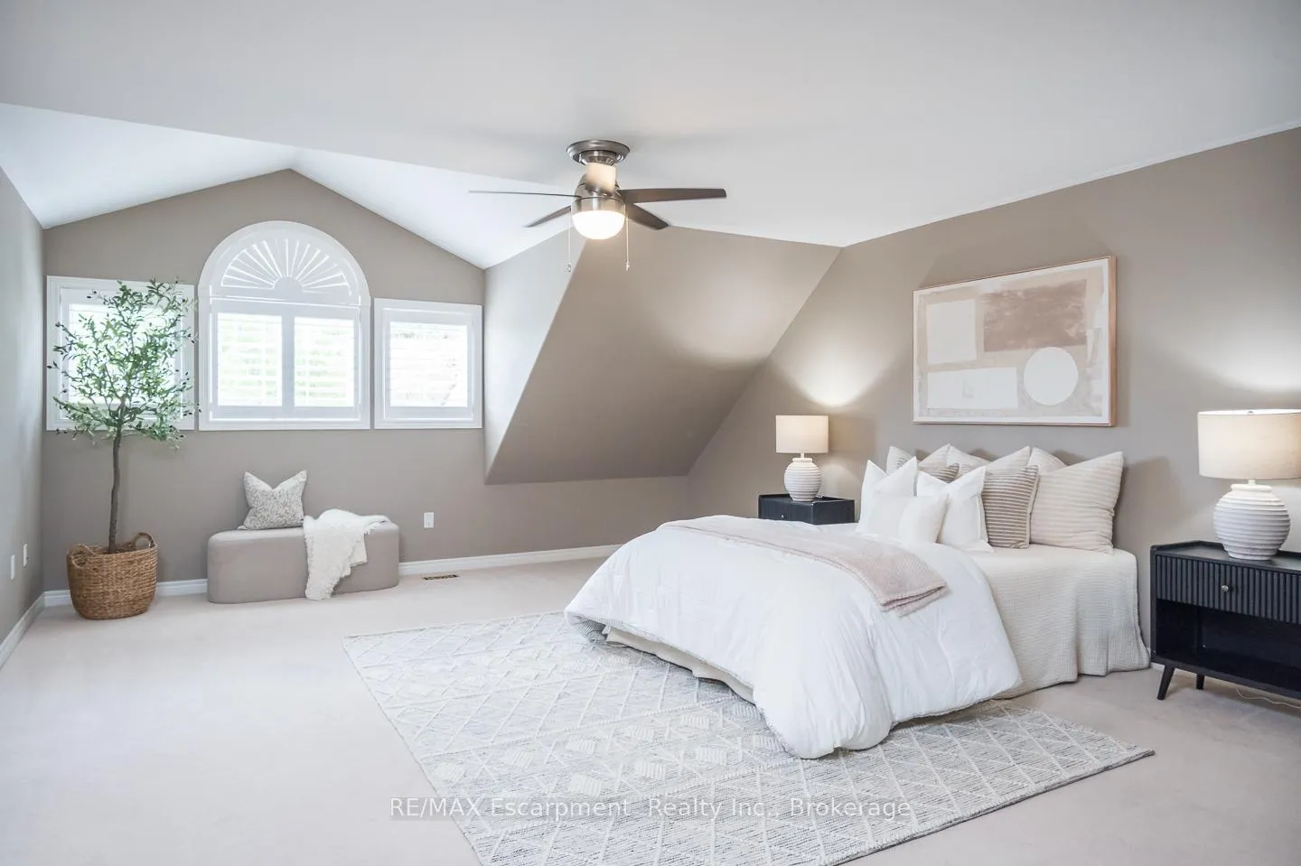 Photo 32 of 6293 Pinestone Road, Niagara Falls, Stamford — HOMEH