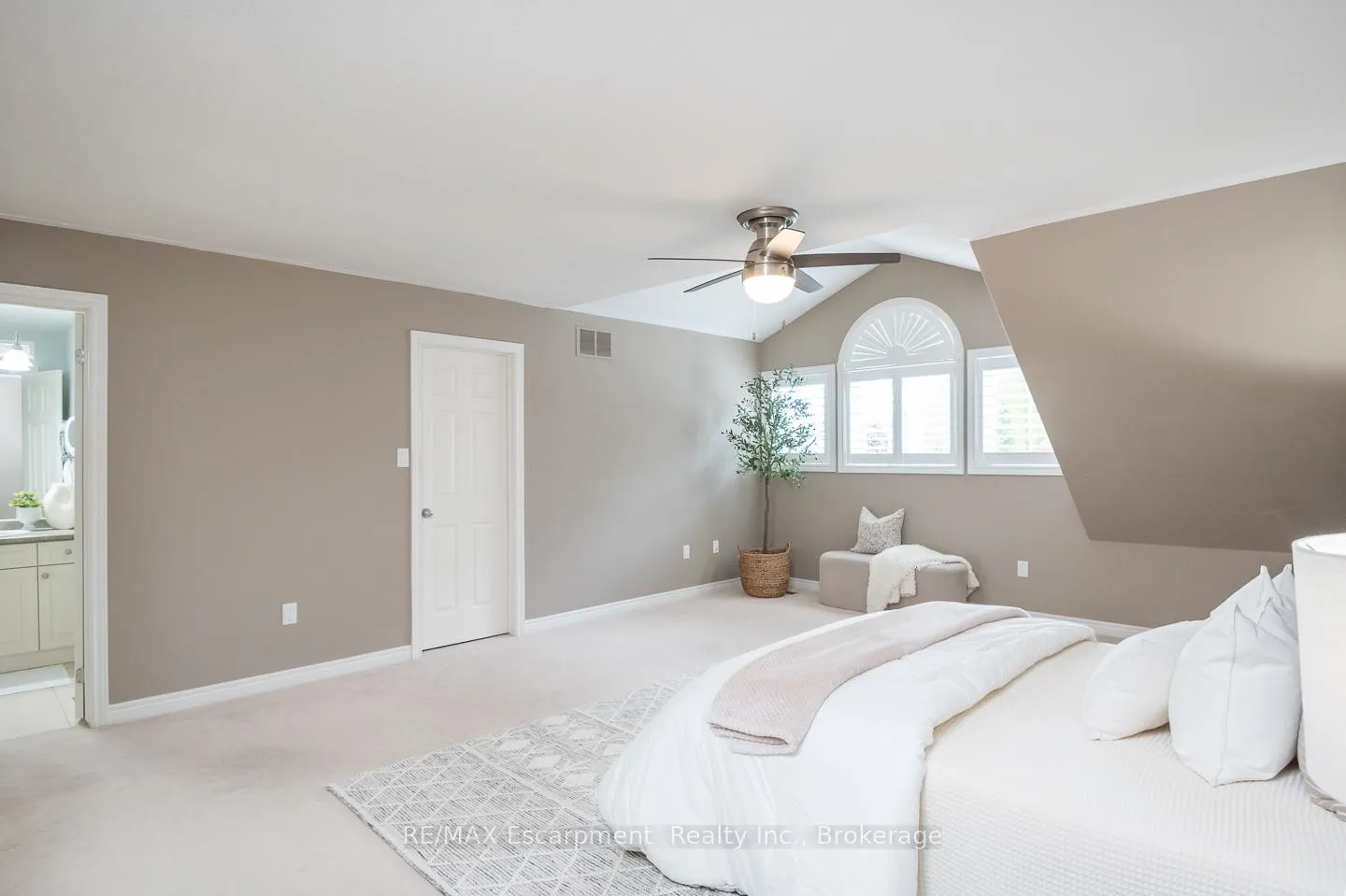 Photo 33 of 6293 Pinestone Road, Niagara Falls, Stamford — HOMEH