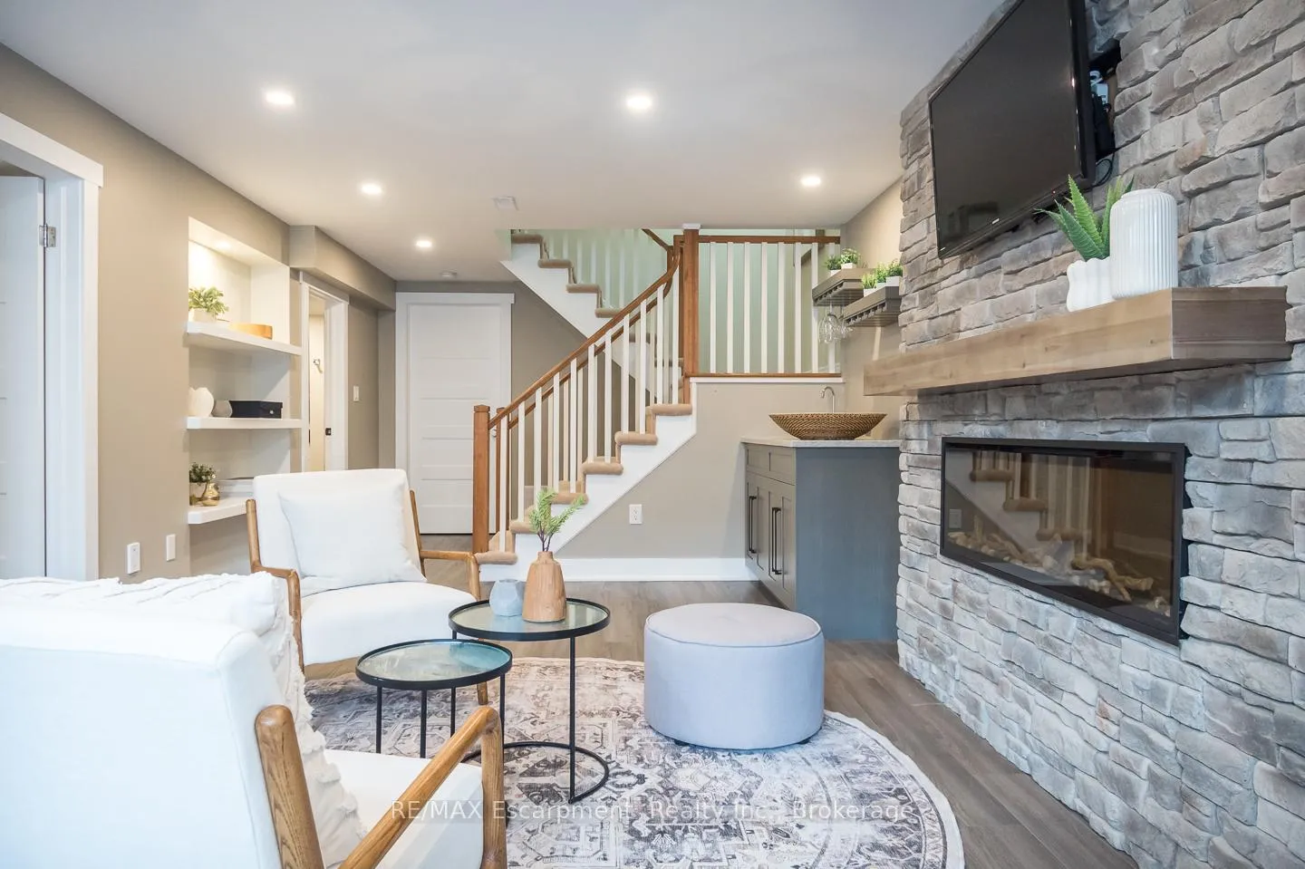 Photo 42 of 6293 Pinestone Road, Niagara Falls, Stamford — HOMEH