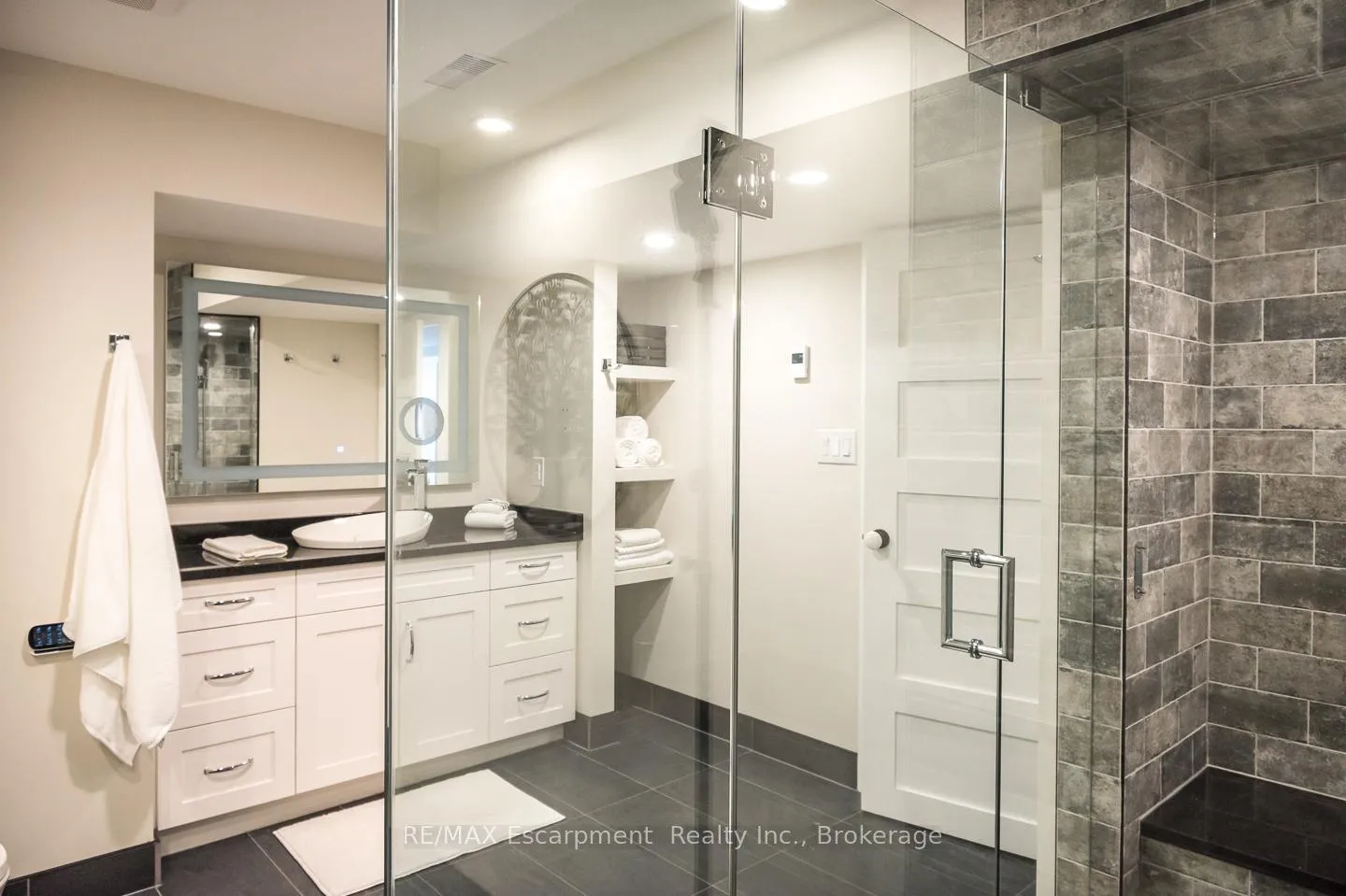 Photo 44 of 6293 Pinestone Road, Niagara Falls, Stamford — HOMEH