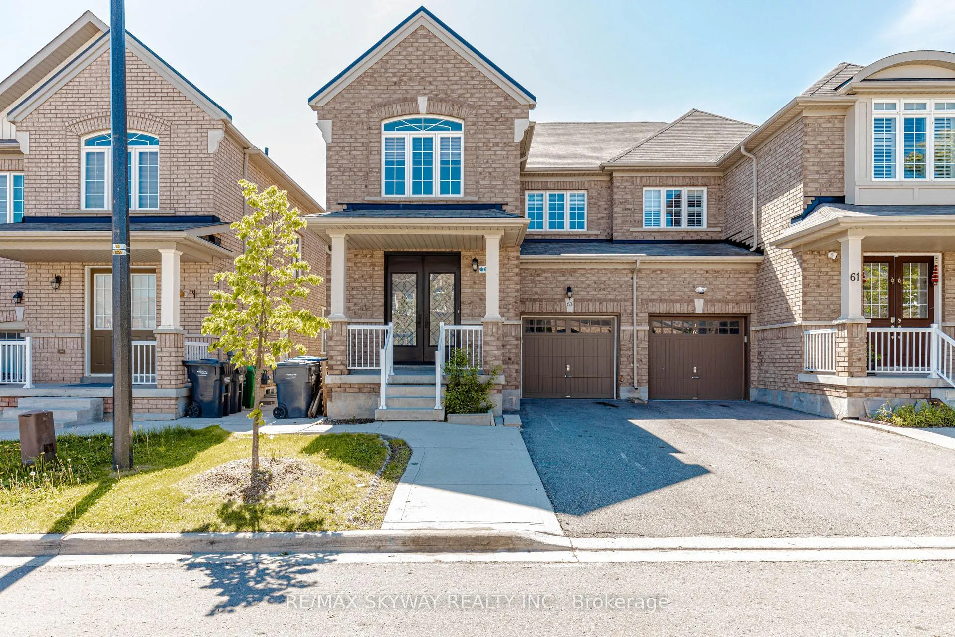 Photo 2 of 63 Vezna Crescent, Brampton, Credit Valley — HOMEH