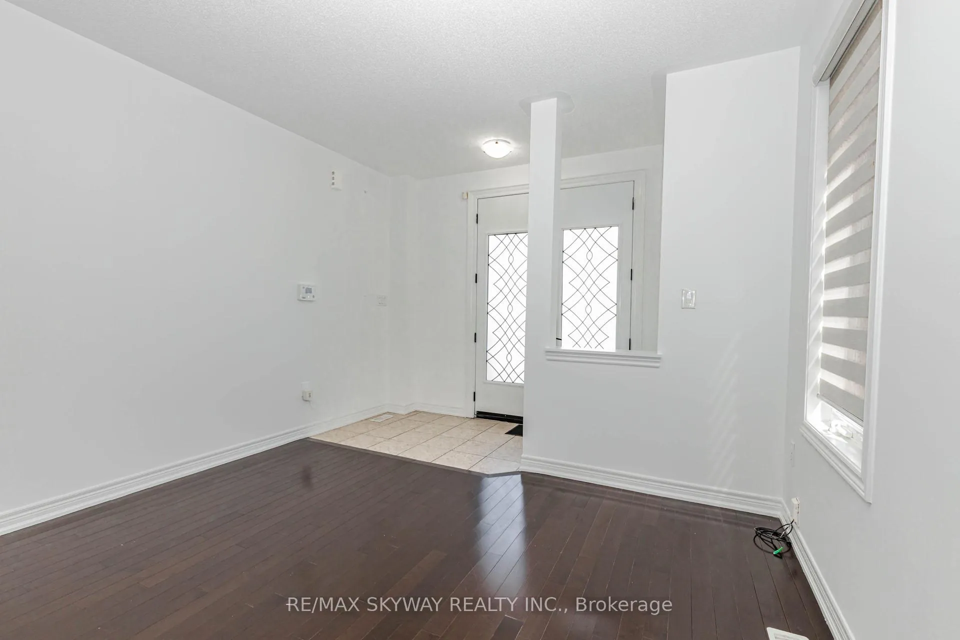 Photo 7 of 63 Vezna Crescent, Brampton, Credit Valley — HOMEH