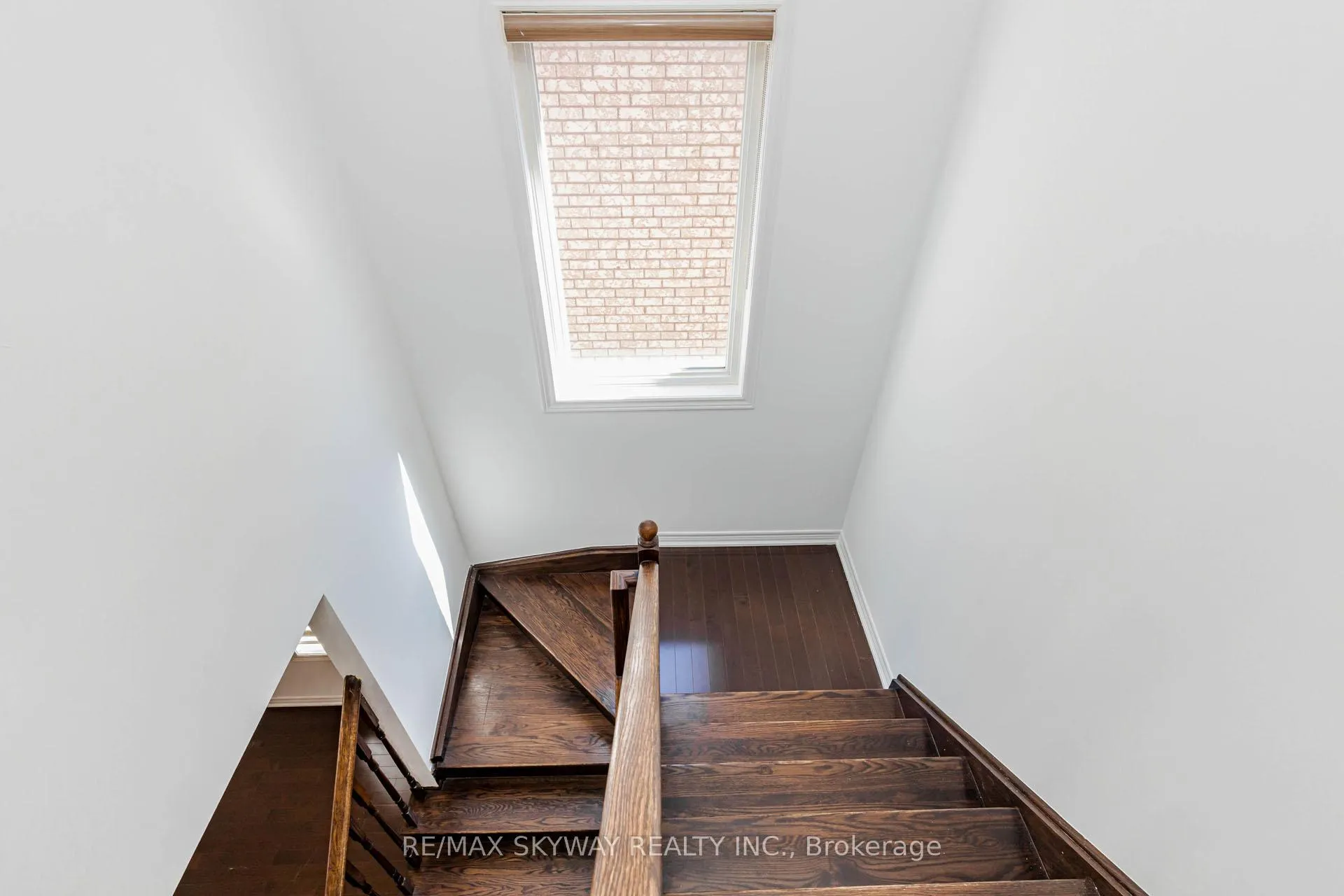 Photo 21 of 63 Vezna Crescent, Brampton, Credit Valley — HOMEH