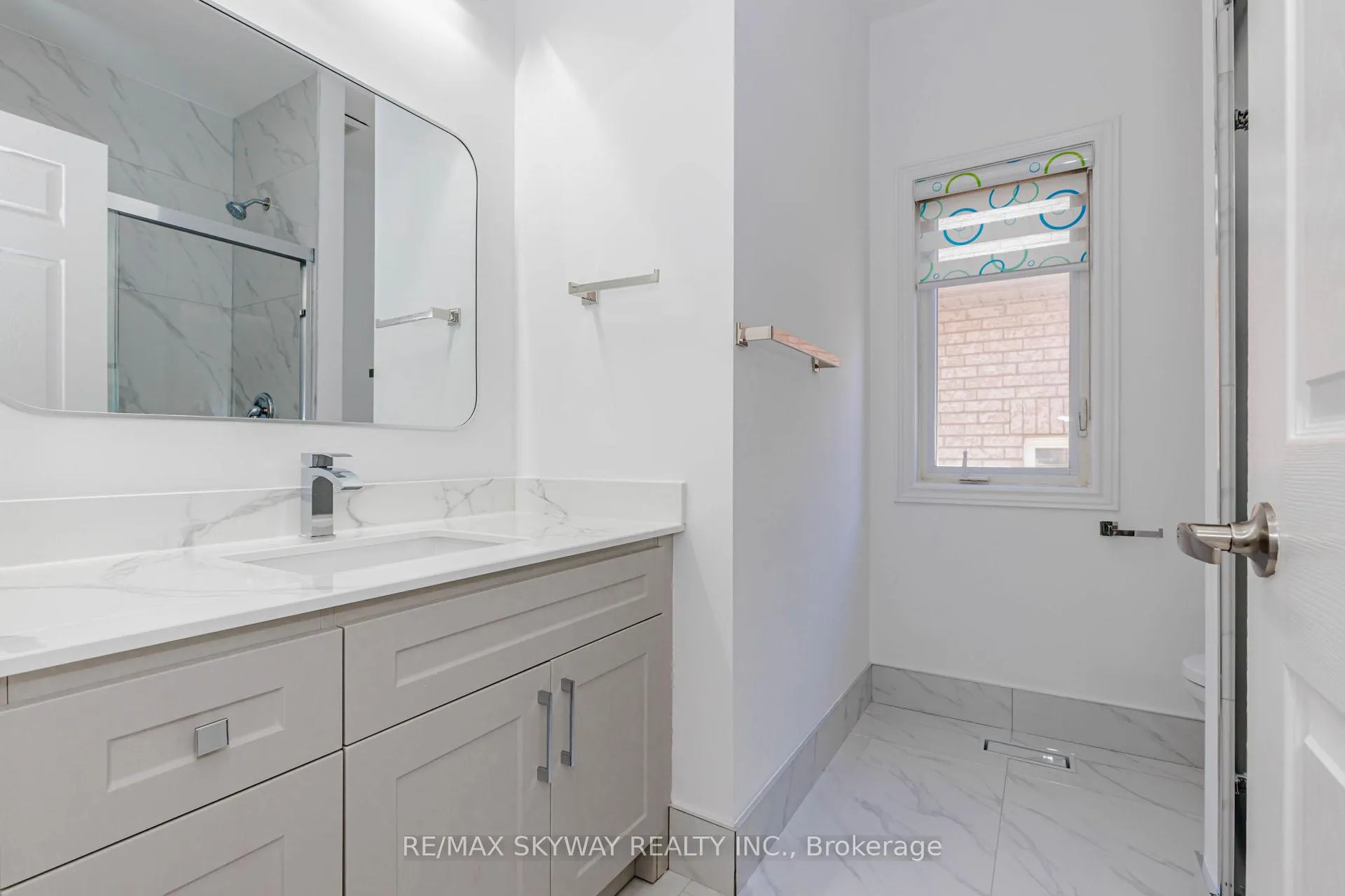 Photo 34 of 63 Vezna Crescent, Brampton, Credit Valley — HOMEH