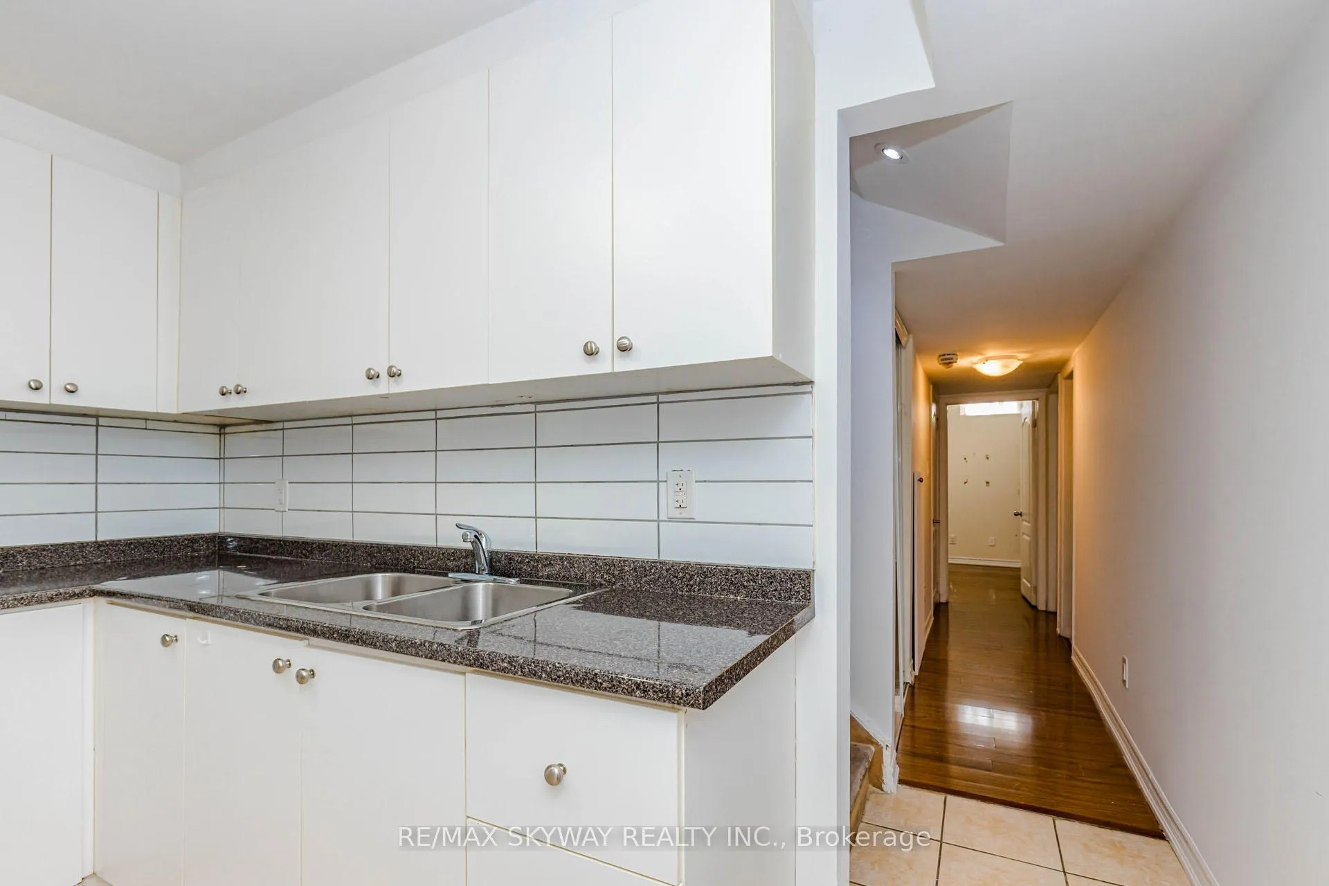 Photo 43 of 63 Vezna Crescent, Brampton, Credit Valley — HOMEH
